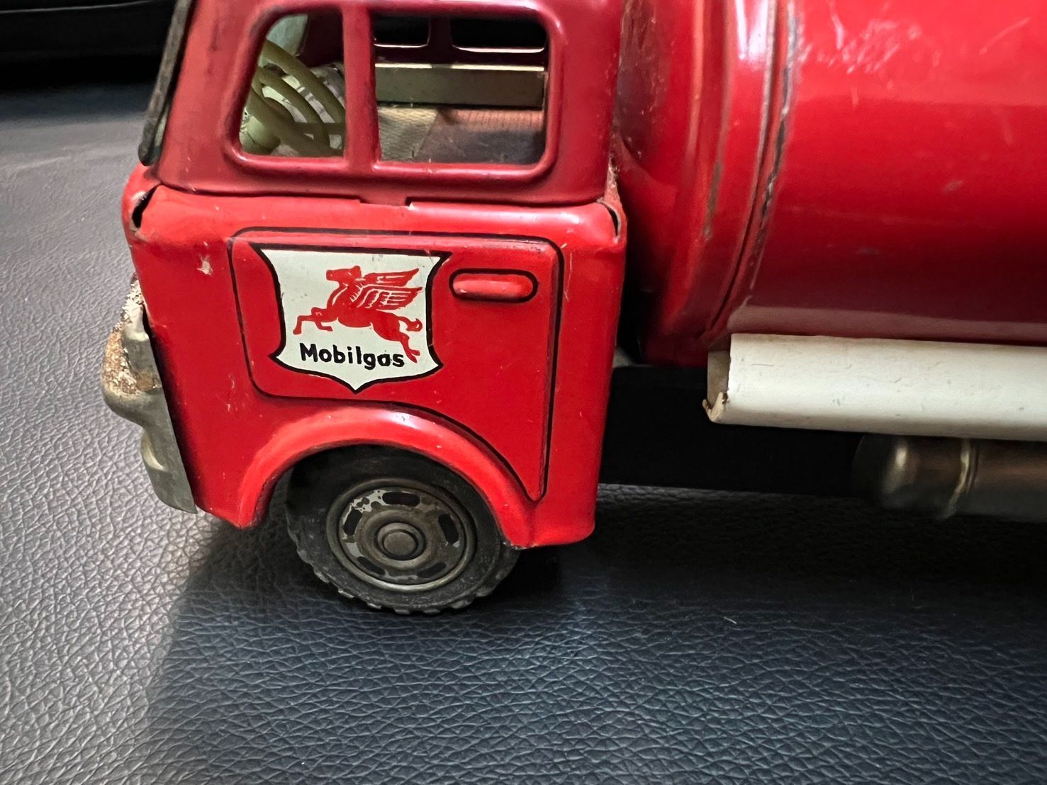 Mobilgas タンクローリー 超希少 デイズゴーン Mobilgas タンクローリー トラックミニカー