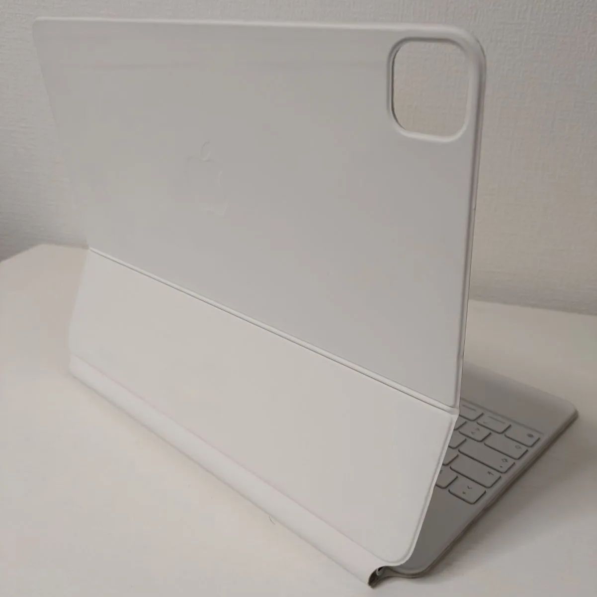 iPad Pro|Air 13|12.9インチ用 マジックキーボード 英語版 UK Magic Keyboard ホワイト A2480
