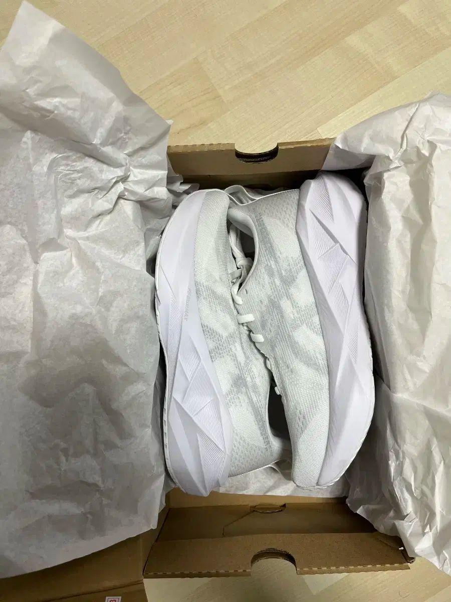 ノヴァブラスト5 フィグメント 白 235