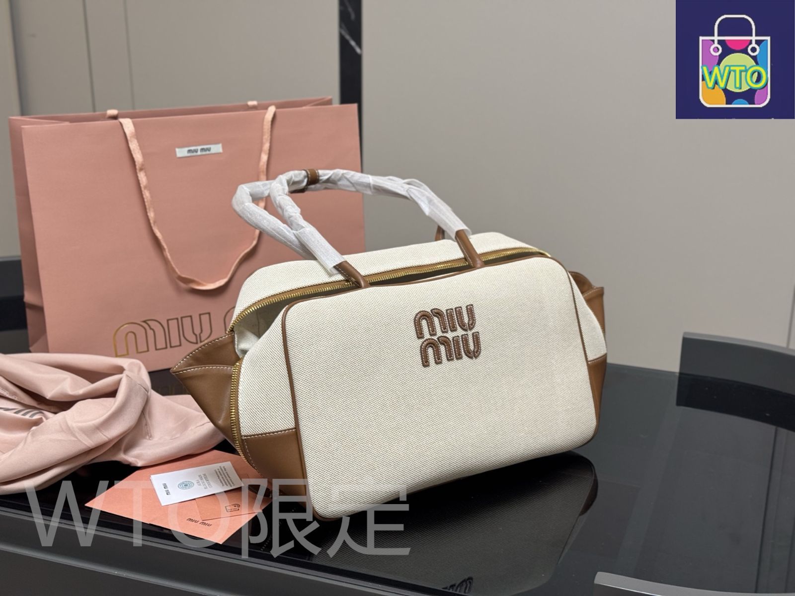 美品 miumiu ボウリングバッグです 22cm 今日特価】miumiu ボウリングバッグ / キャンバスオフィスバッグ