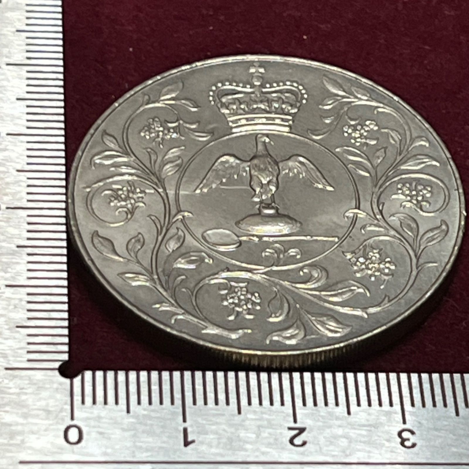 記念コイン】1977年 イギリス エリザベス2世即位25周年記念 クラウン白