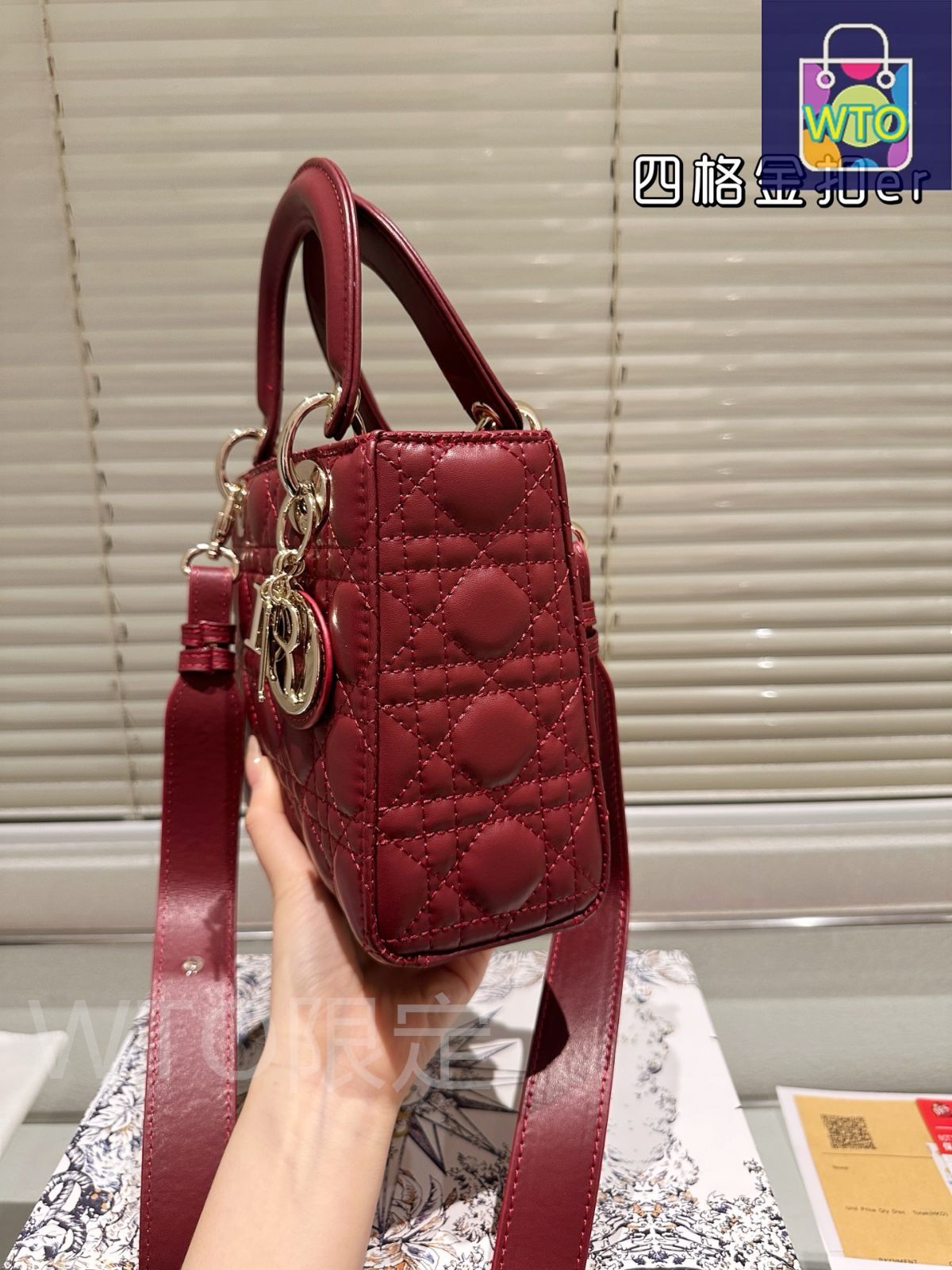 今日特価】Dior Lady Dior Lambskin Bag with Foldable Gift Box