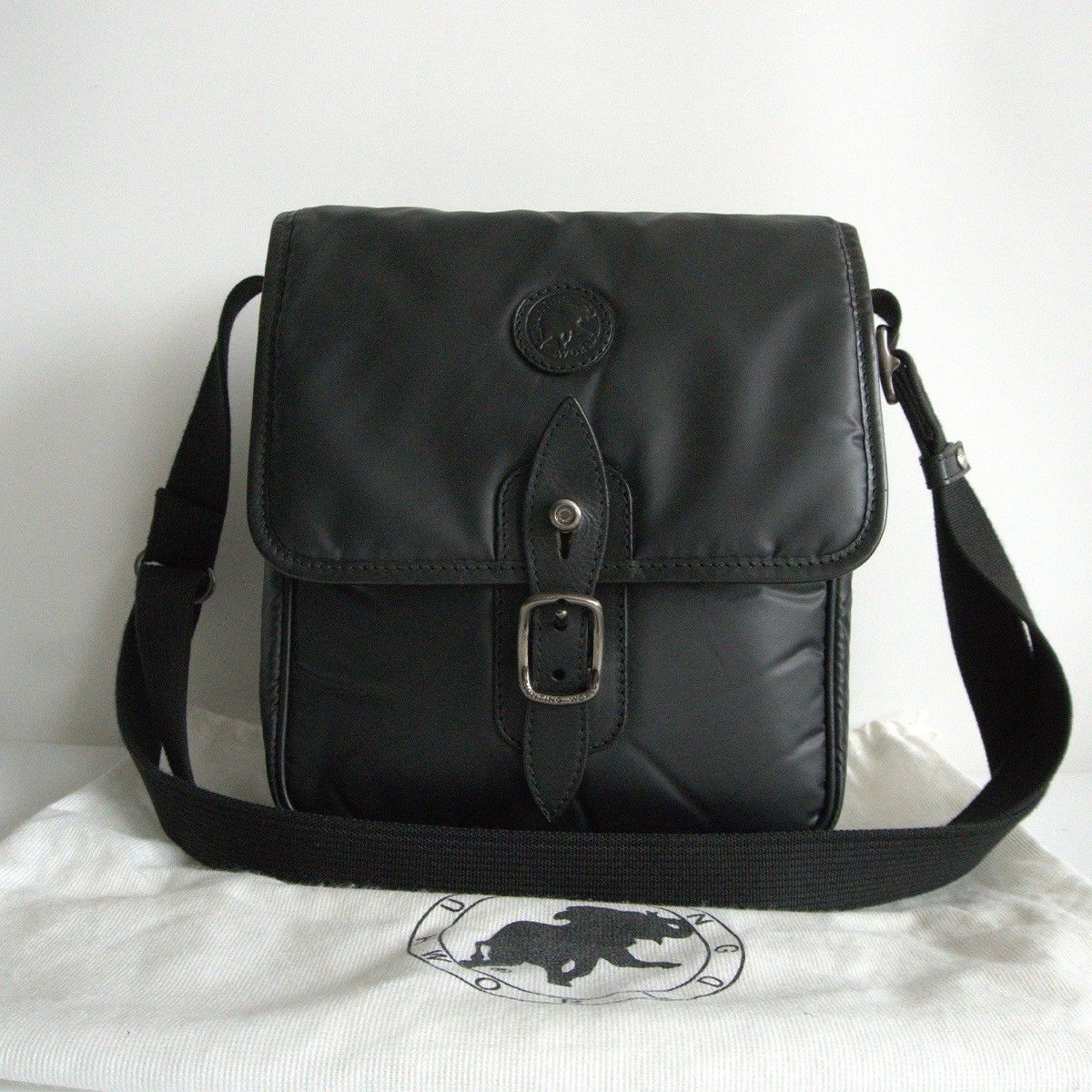 HUNTING WORLD バチュークロス ショルダーバッグ メンズ HUNTING WORLD バチュークロス ショルダーバッグ ブラック 保存袋付