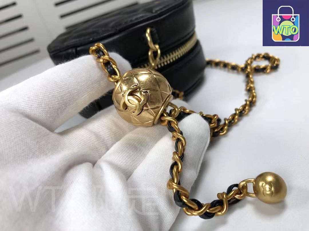 CHANEL チェーンショルダー バッグ マトラッセ 丸型 チェーン