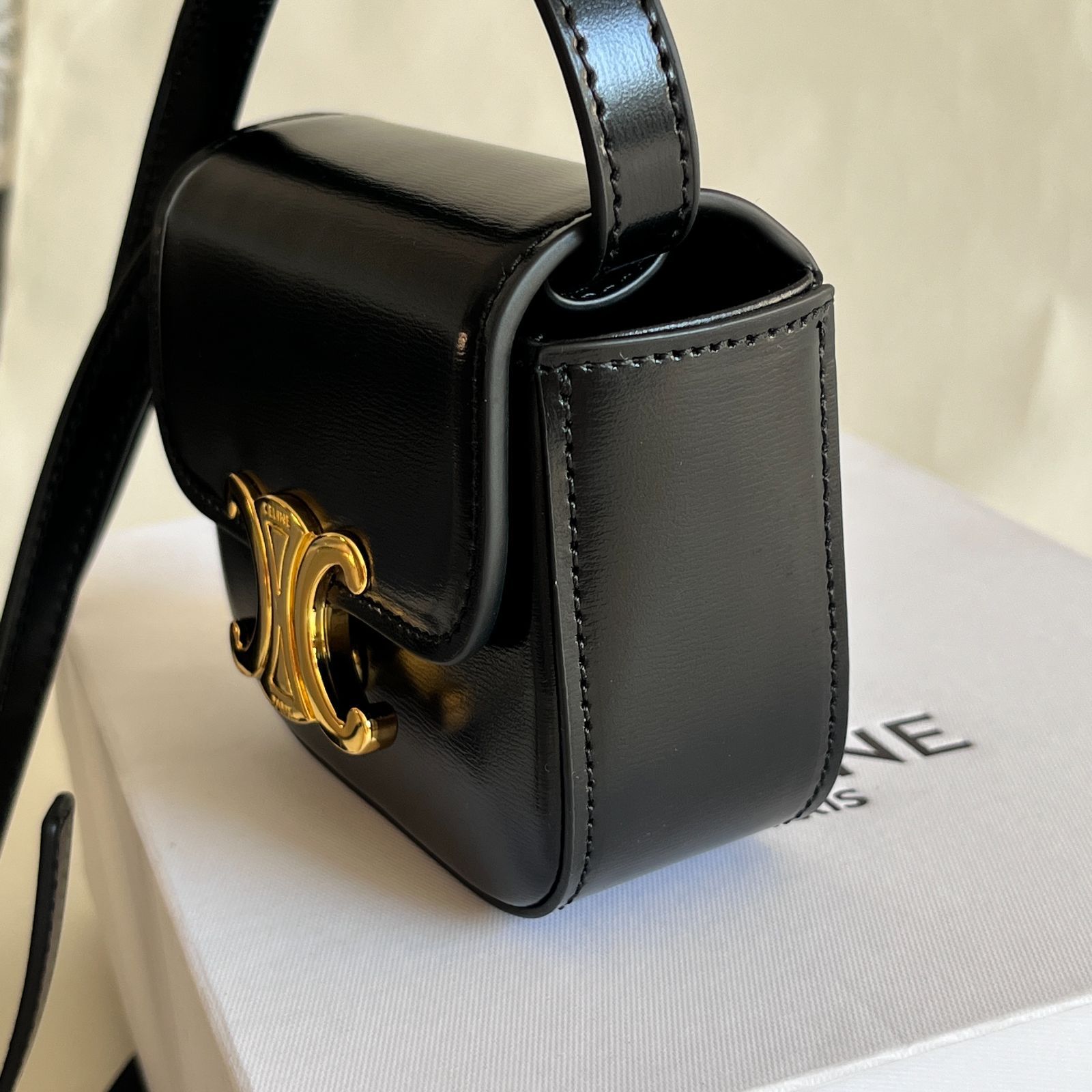 CELINE セリーヌ ミニクロード シャイニーカーフスキン ブラック ...