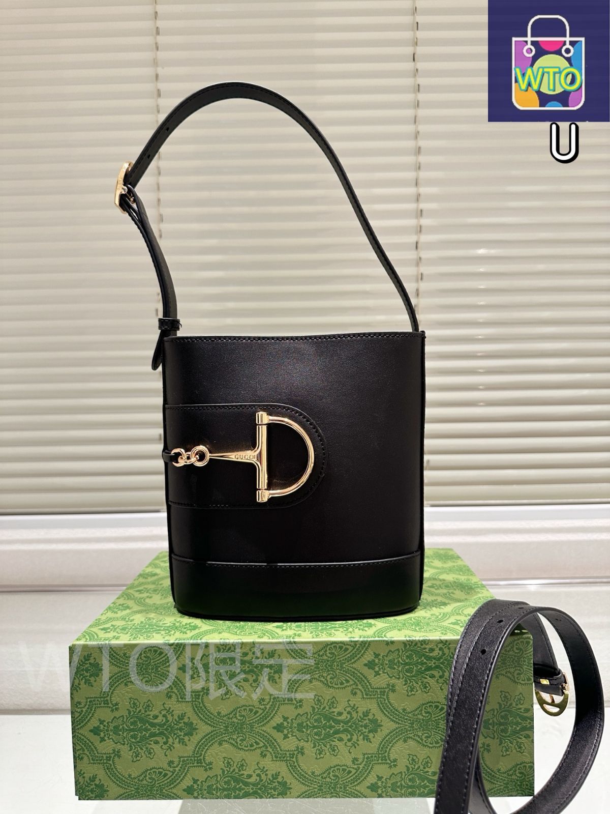 今日 Gucci Monogram Horsebit Bucket Bag グッチ モノグラム ホースビット バケット バッグ