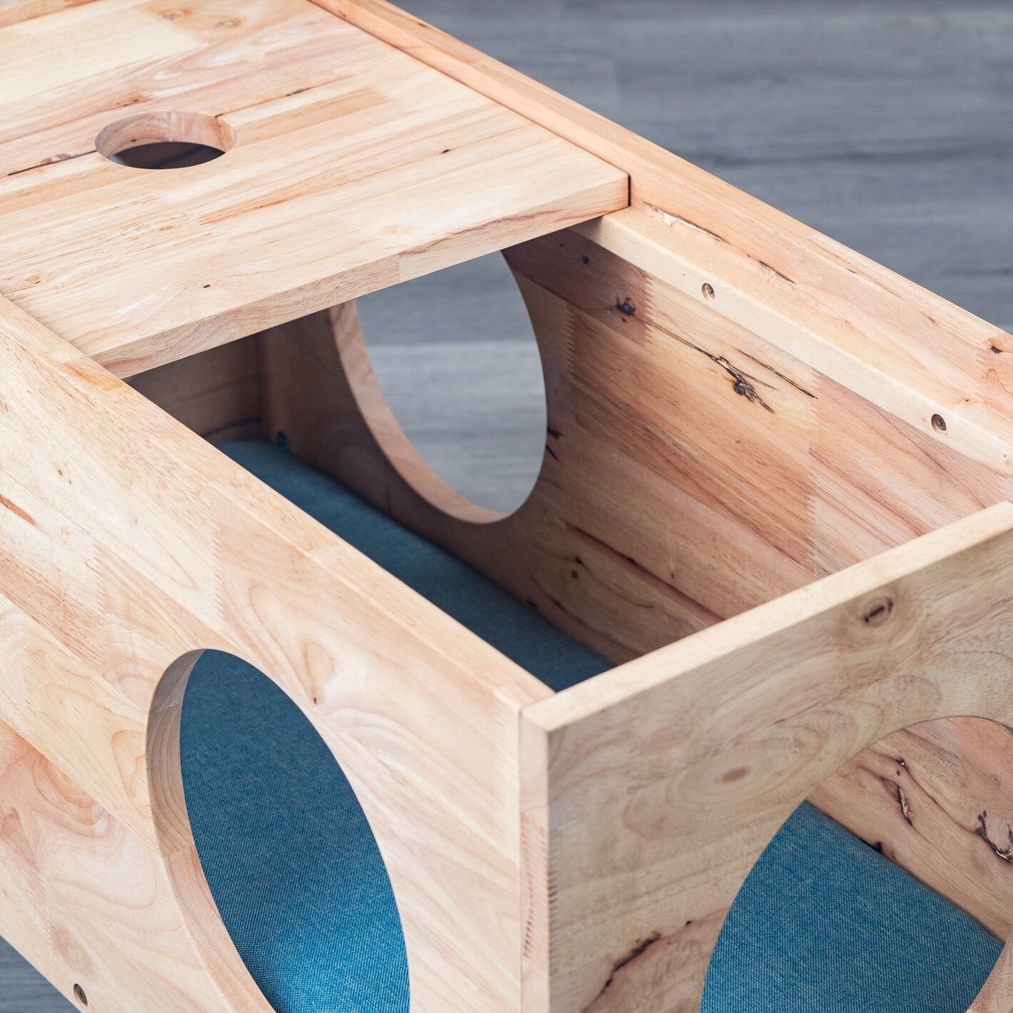 天然素材を使用したナチュラルなキャットハウス NATURAL SIGNATURE