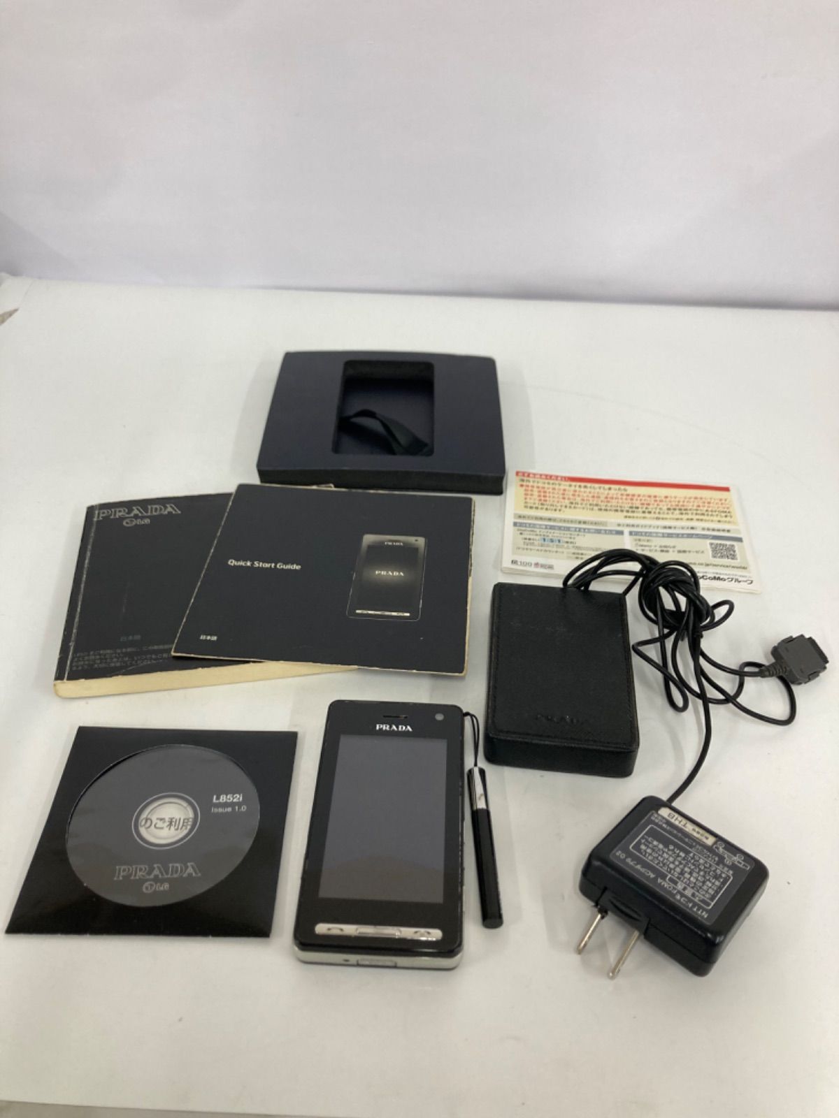 ジャンク品】PRADA LGスマートフォン 本体 黒 レザー スタイラスペン