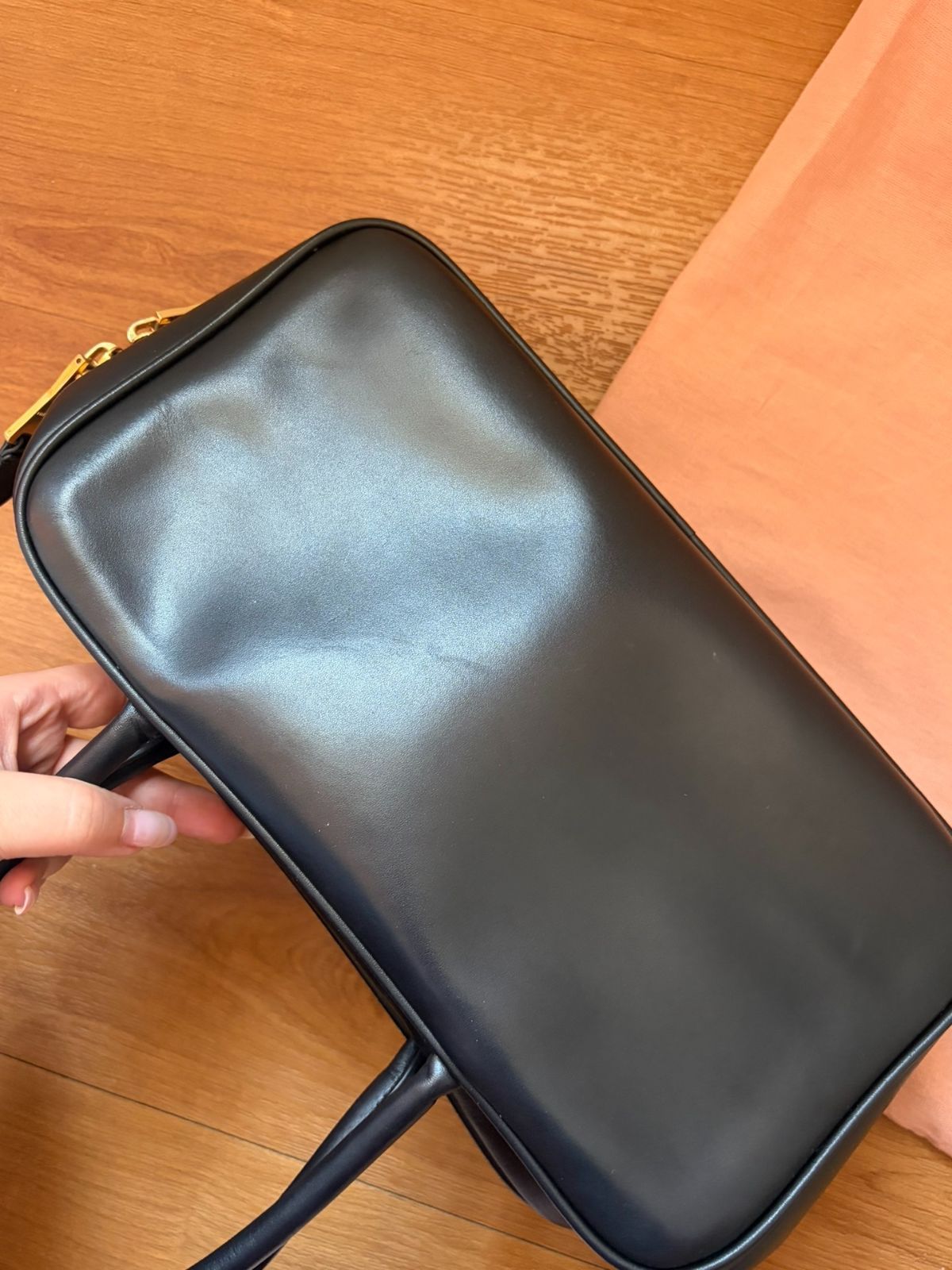 ミュウミュウ ミディアムサイズ