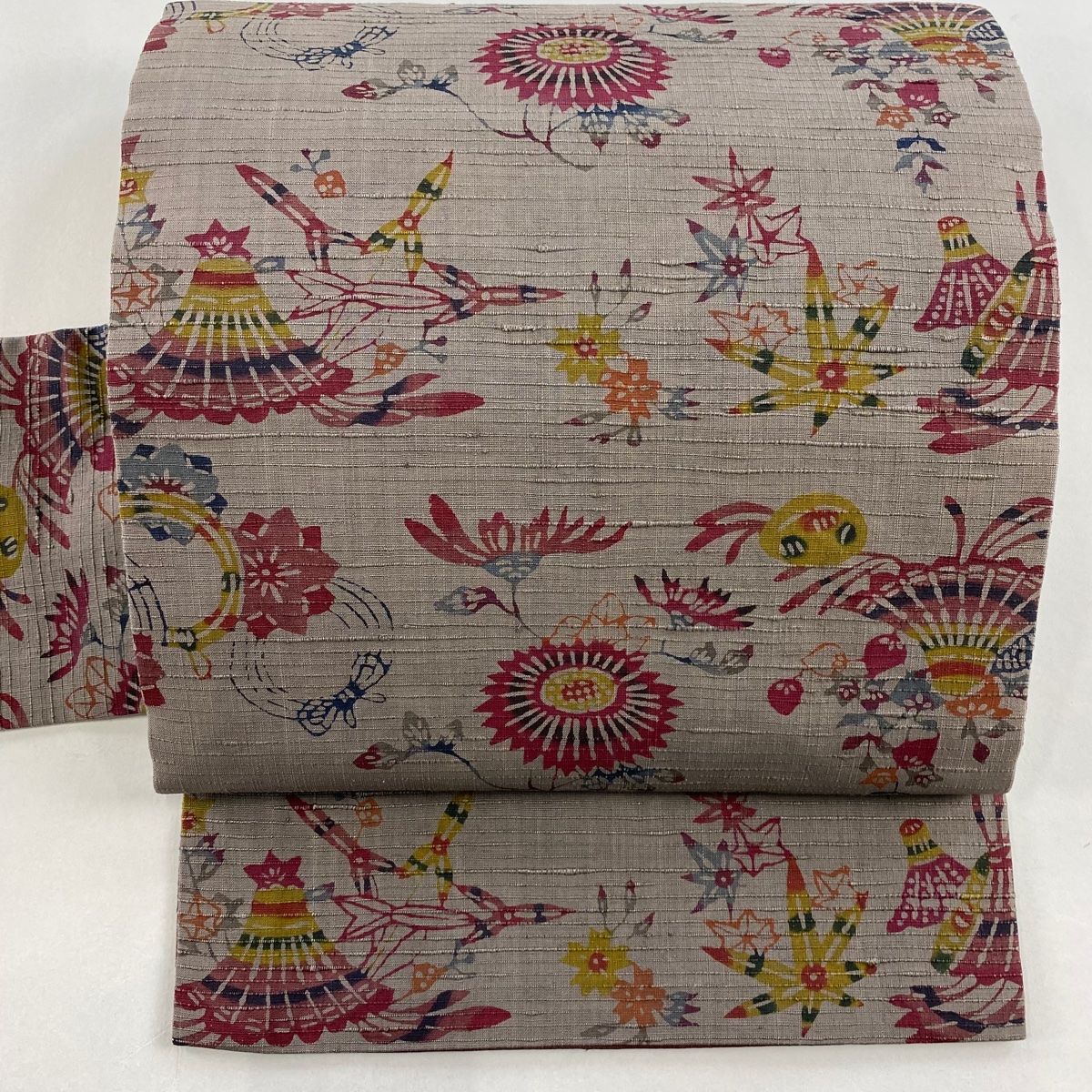 最新デザインの 市松花唐草仕覆文 名古屋帯】紬地 生成り 銘品 美品 着物・浴衣