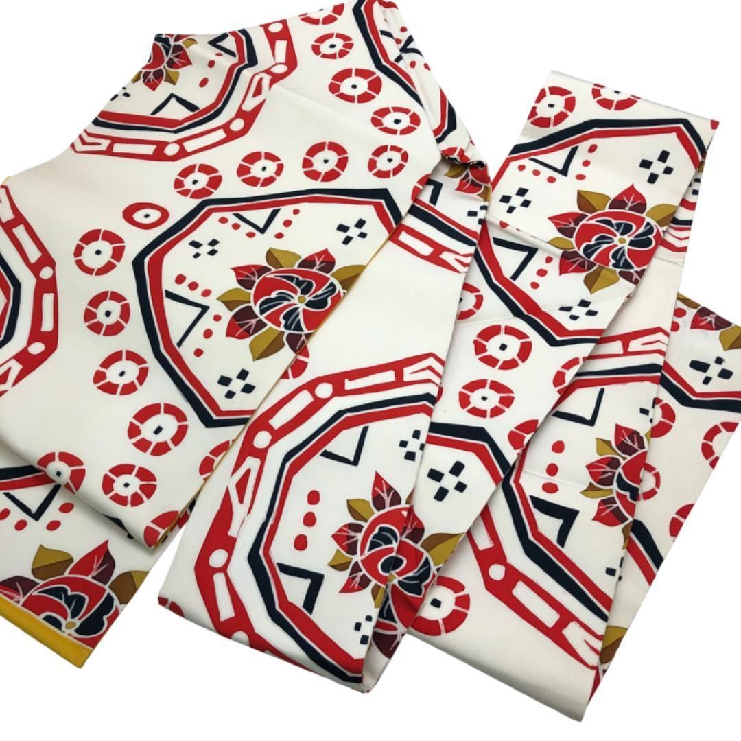 名古屋帯 塩瀬 染柄 抽象花模様 総柄 乳白色 しつけ糸 O-5376 名古屋帯 塩瀬 染柄 抽象花模様 総柄 乳白色 しつけ糸 O-5376
