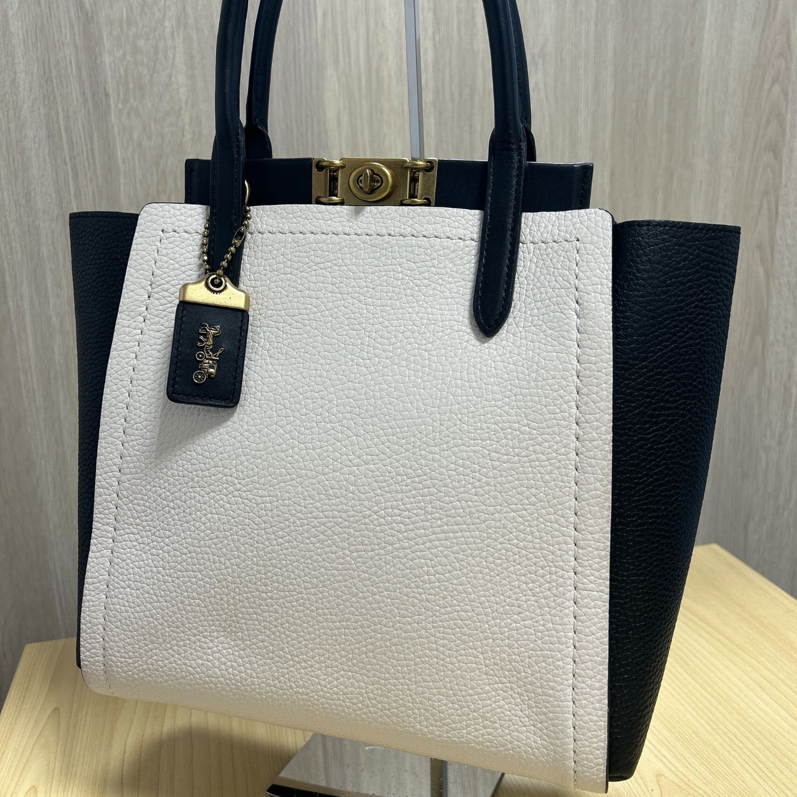 ☆美品☆ COACH コーチ トループトート2WAYバッグ 白色 - メルカリ 