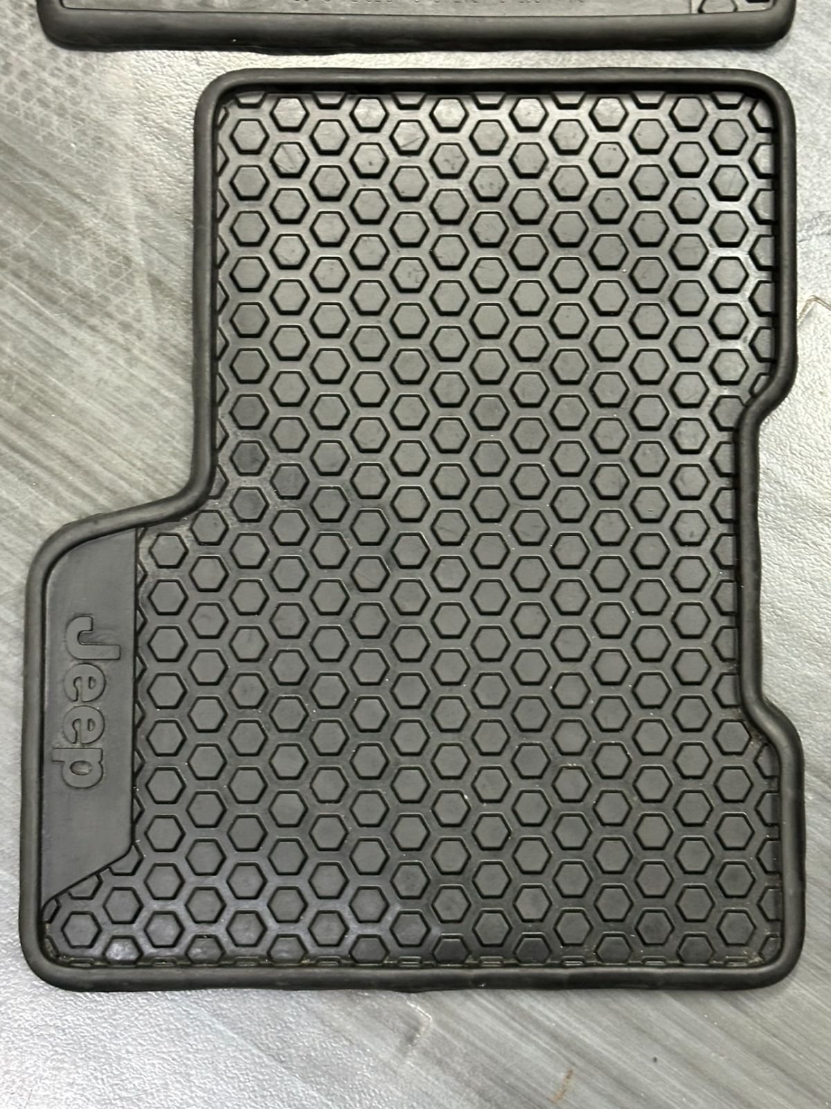 値下げ！ クライスラー JEEP ジープ 純正品 レネゲード BV 