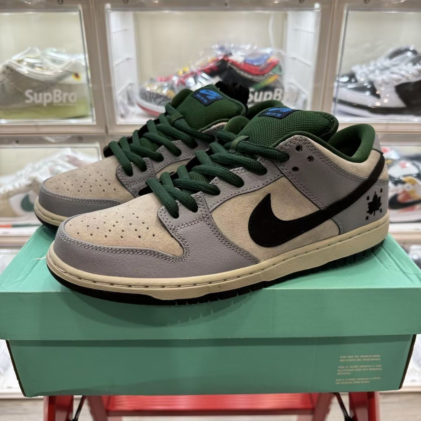 NIKE SB DUNK LOW MAPLE LEAF CENTRAL PARK 313170-021 SB ダンク ロー メープル リーフ  セントラル パーク ローカットスニーカー - メルカリ