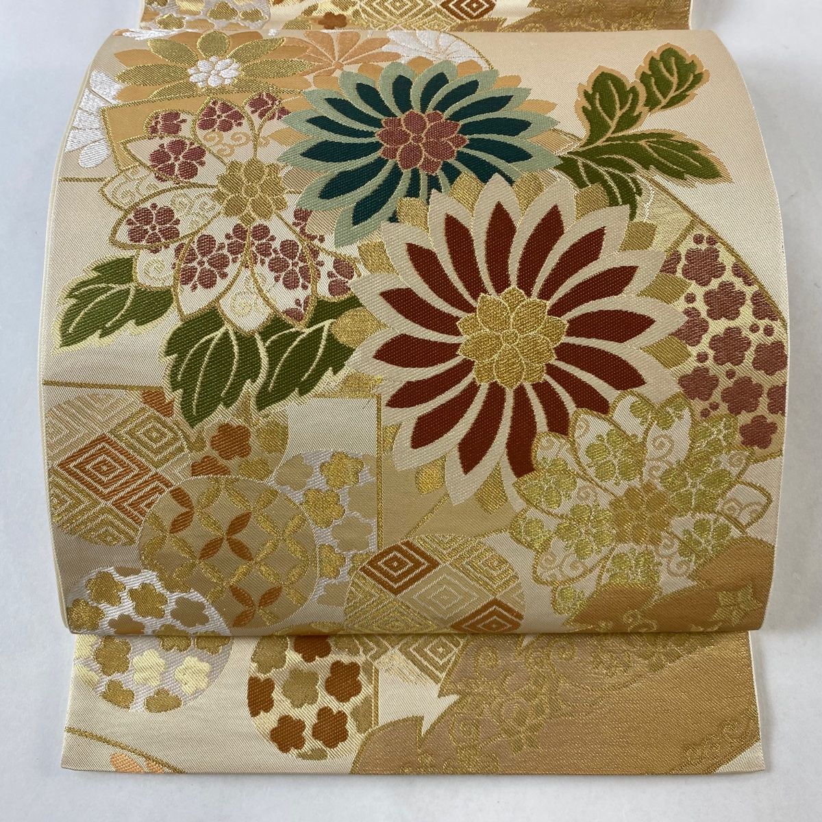 袋帯 美品 逸品 川島織物 落款 草花 入子菱 金糸 箔 ベージュ 六