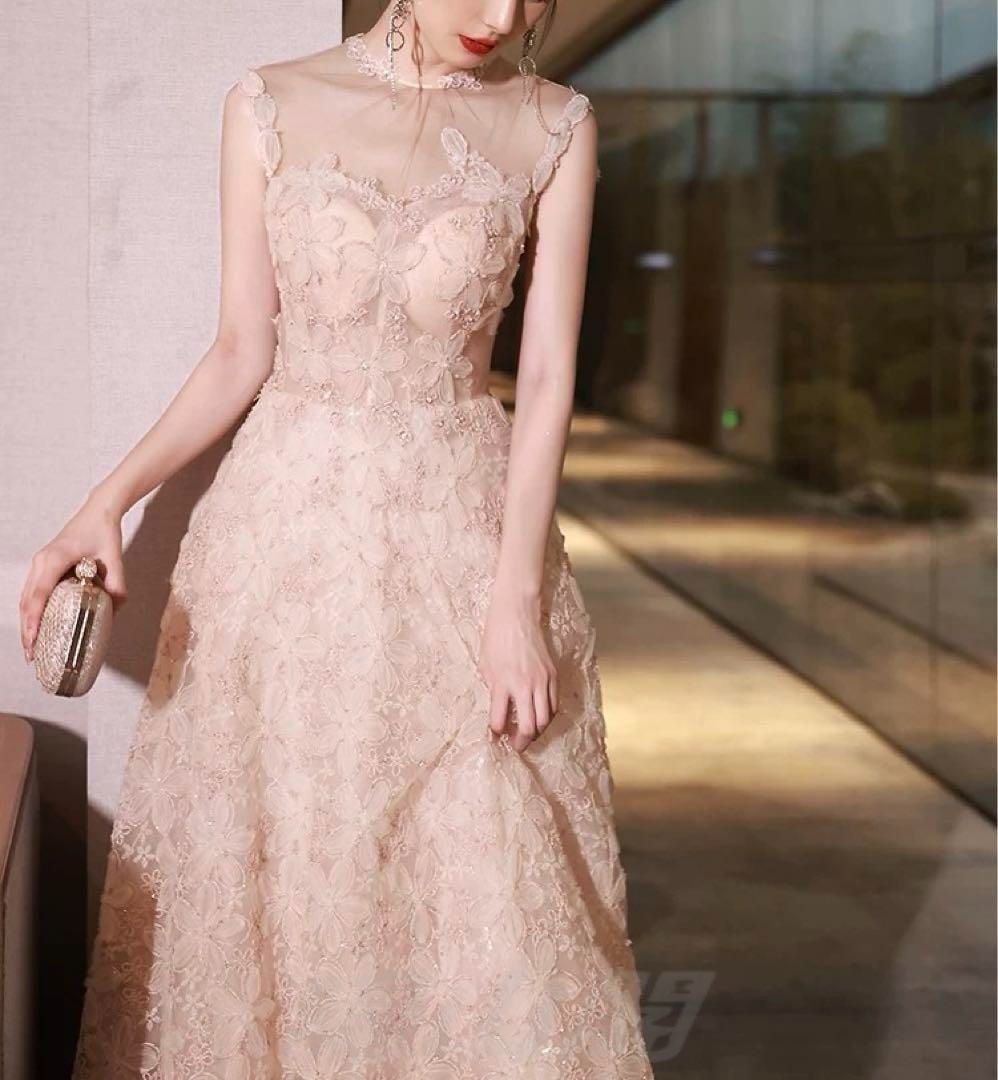 花柄生地が可愛い シンプルなイブニングドレス