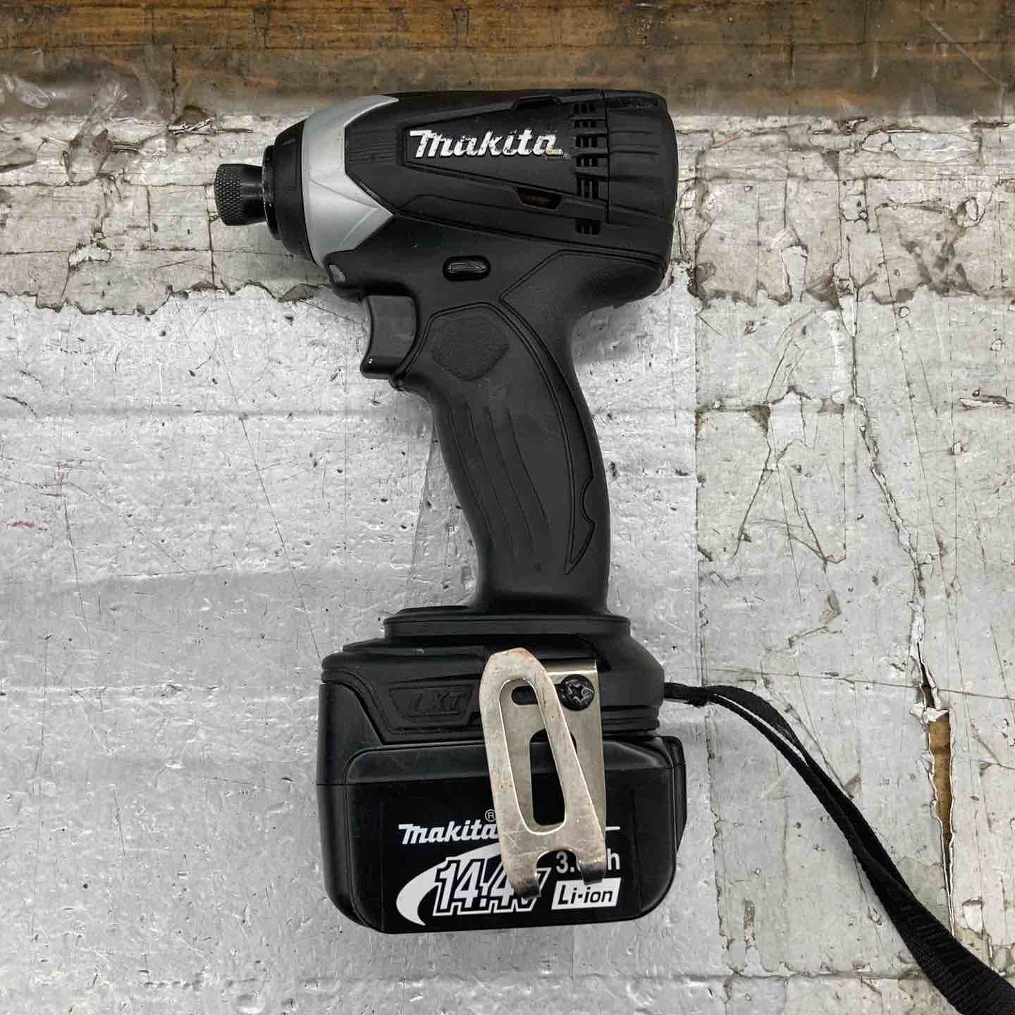 Ao【プロフィール確認お願いします】 ランドクルーザー 300用 サントレックス ヒッチメンバー