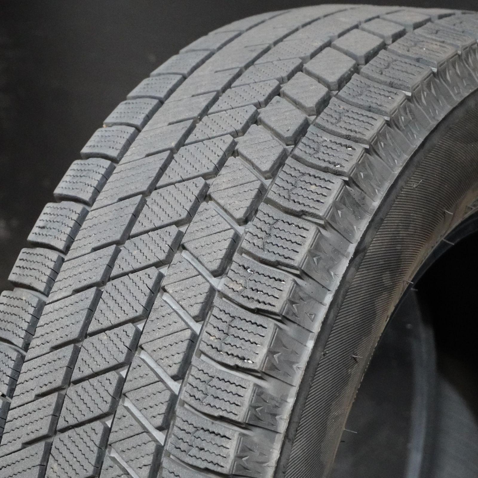 22年製 バリ山 ブリヂストン BLIZZAK VRX3 185|65R14 1本 スタッドレス パンク等修復用に モビリオ ラシーン ランサー等