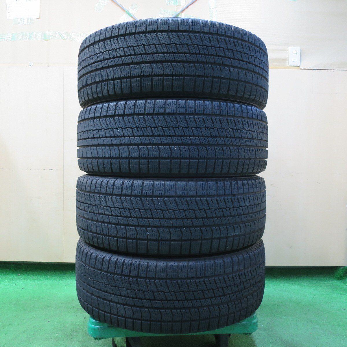 センサー付 バリ溝 21年 綺麗 9.5分☆レクサス NX Fスポーツ 純正 235