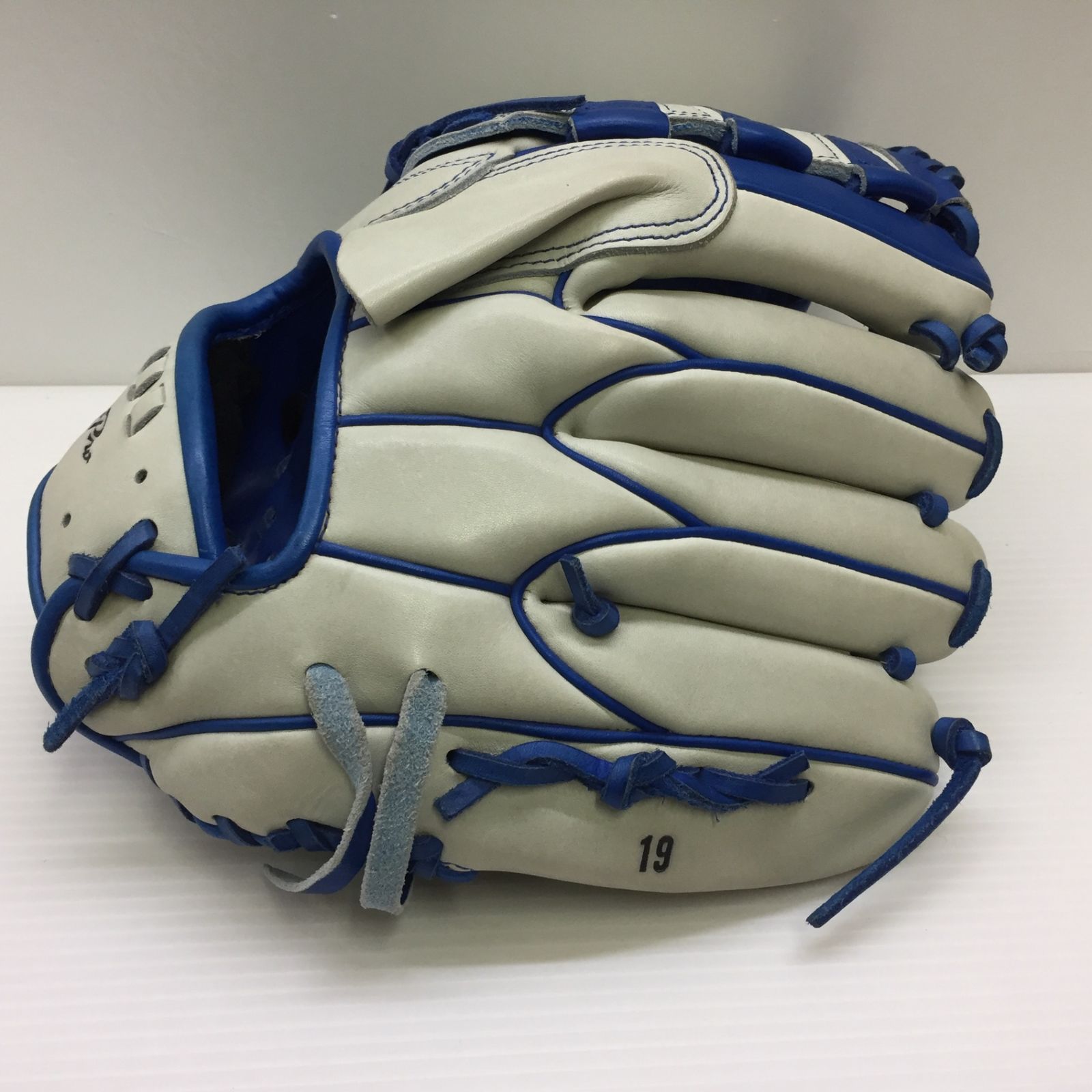 中古品 ミズノ MIZUNO ミズノプロ 軟式 投手用 オーダーグローブ HAGAJAPAN 刺繍入り 左投げ 2038 中古品 ミズノ MIZUNO ミズノプロ 軟式 投手用 オーダーグローブ