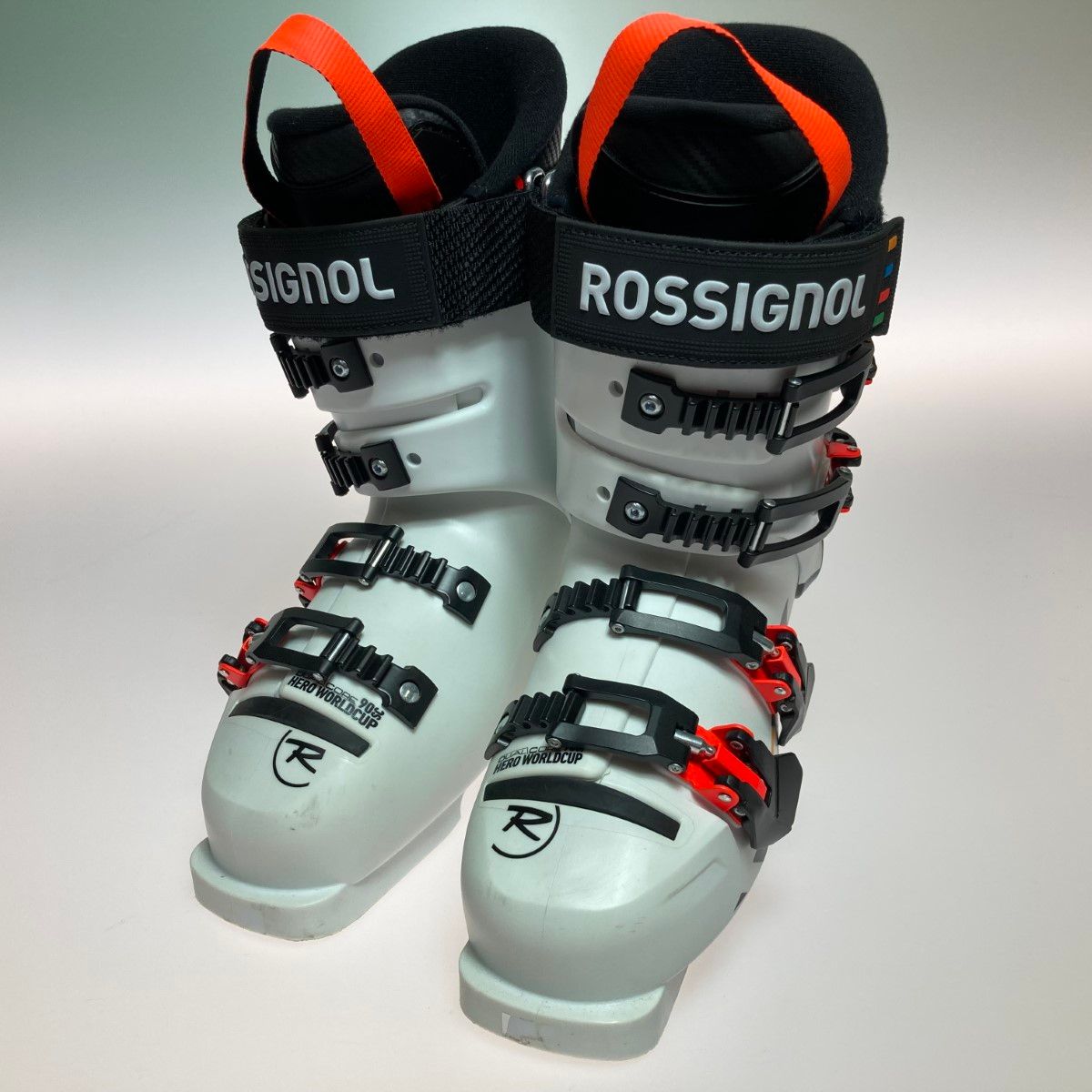 ◎◎ROSSIGNOL ロシニョール HERO WORLD CUP 90 SC スキーブーツ 21-22年モデル 22.5cm 266mm