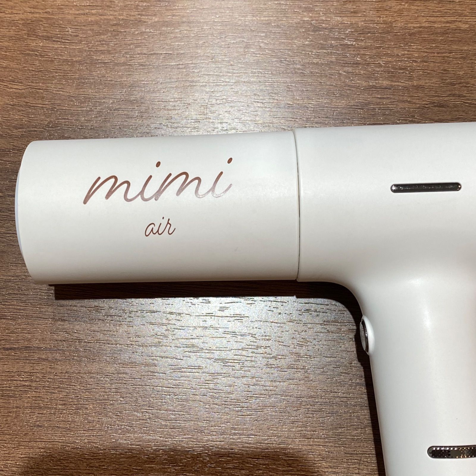 【新品未使用】mimi-air　（ミミエアー）ドライヤー ホワイト ミルク mimi air ミミエアーヘアドライヤーmilk/ホワイト（1200W）の卸