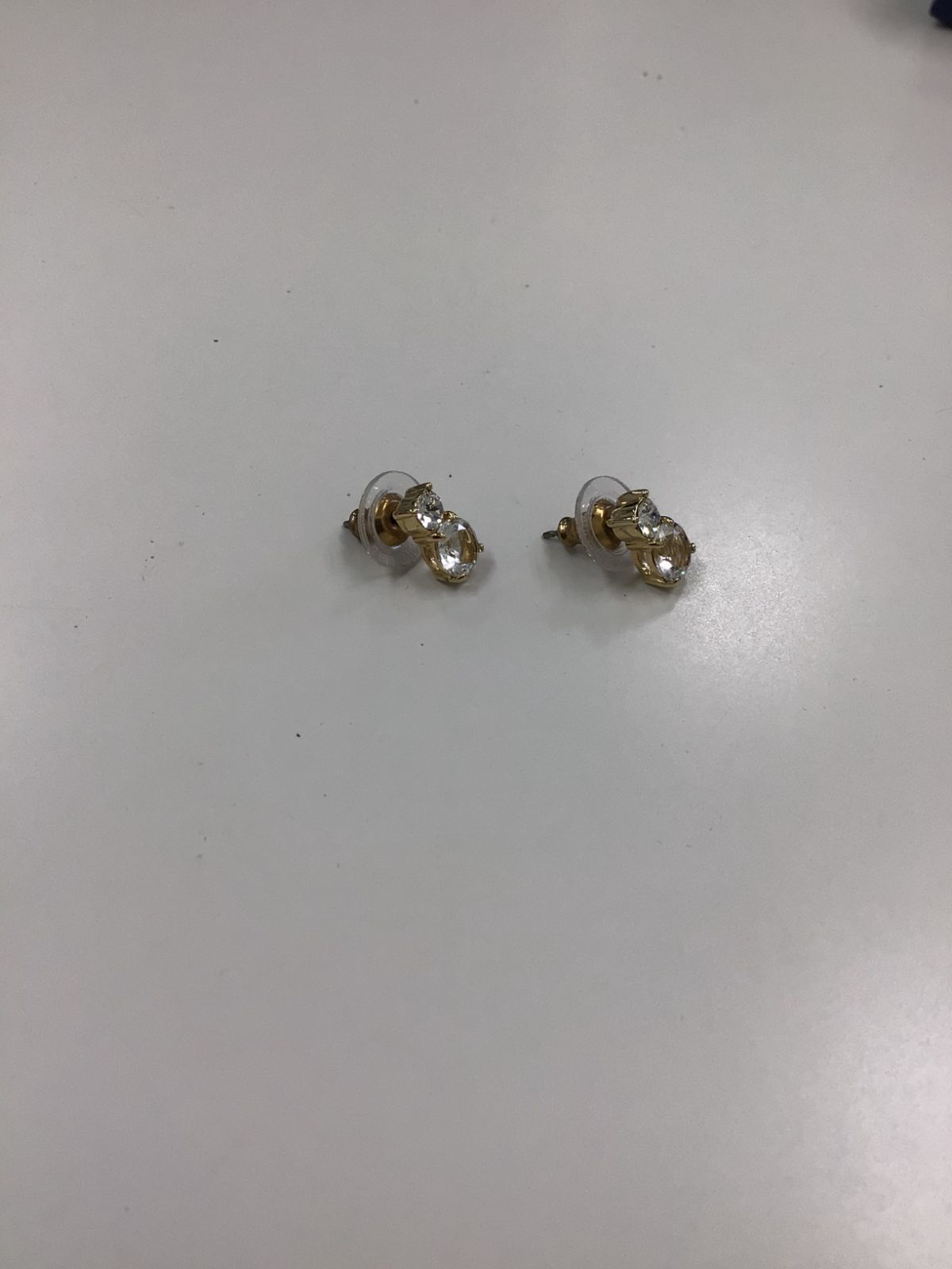 【SA!YO⭐︎さま専用】数量限定スワロフスキー　大粒モンタナの選べるピアス スワロフスキー ピアス 1.8g B25071857 - メルカリ