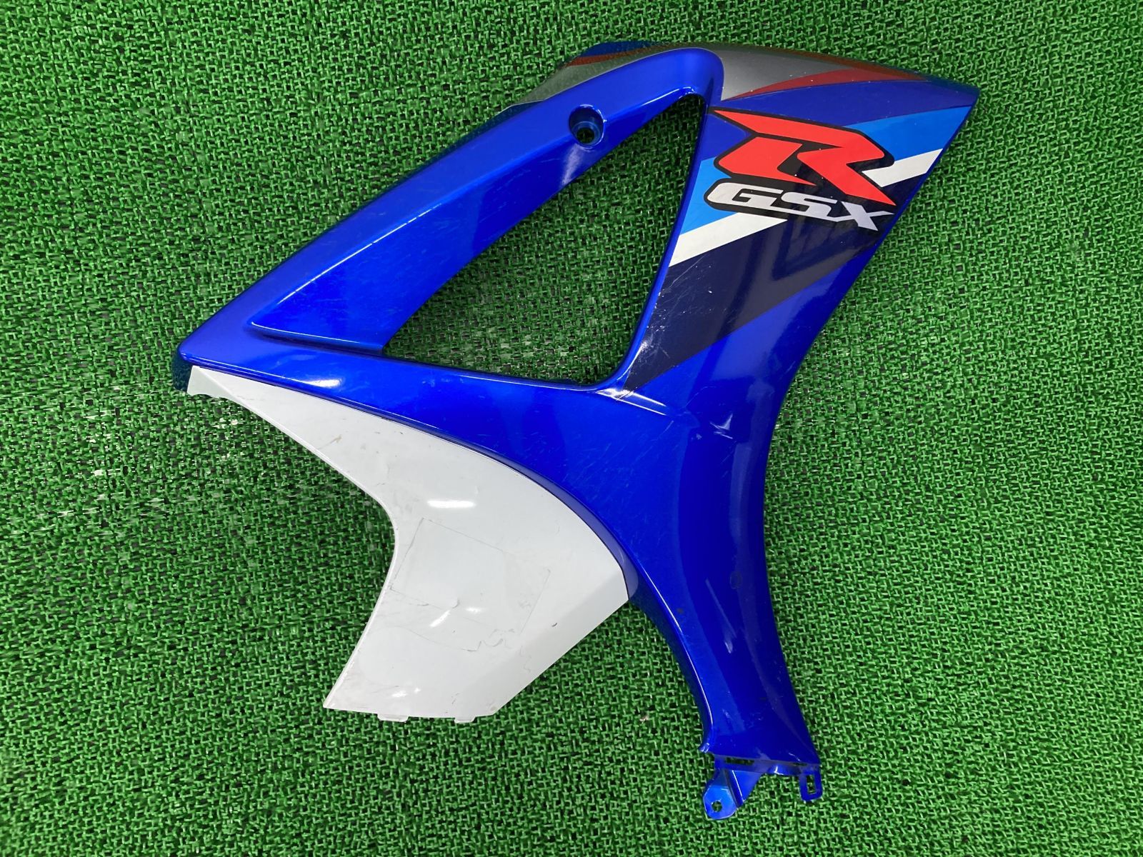 GSX-R1000 サイドカウル 21H スズキ 純正 中古 バイク 部品 2007年モデル K7 K8 フロントカウル 修復素材に 車検 Genuine