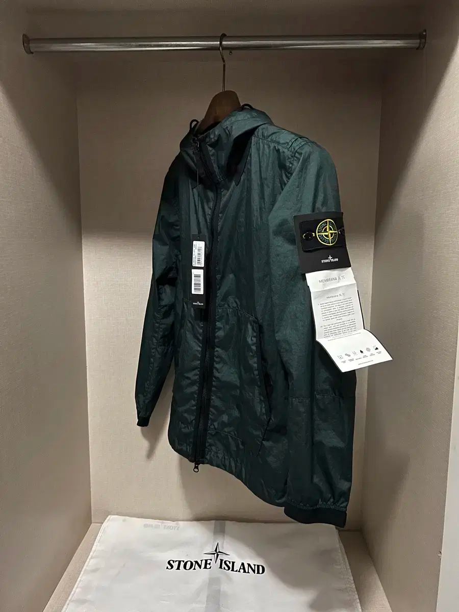 M 21 ー 22SS STONE ISLAND ストーンアイランド メンブラーナ 緑 フード ジャケット
