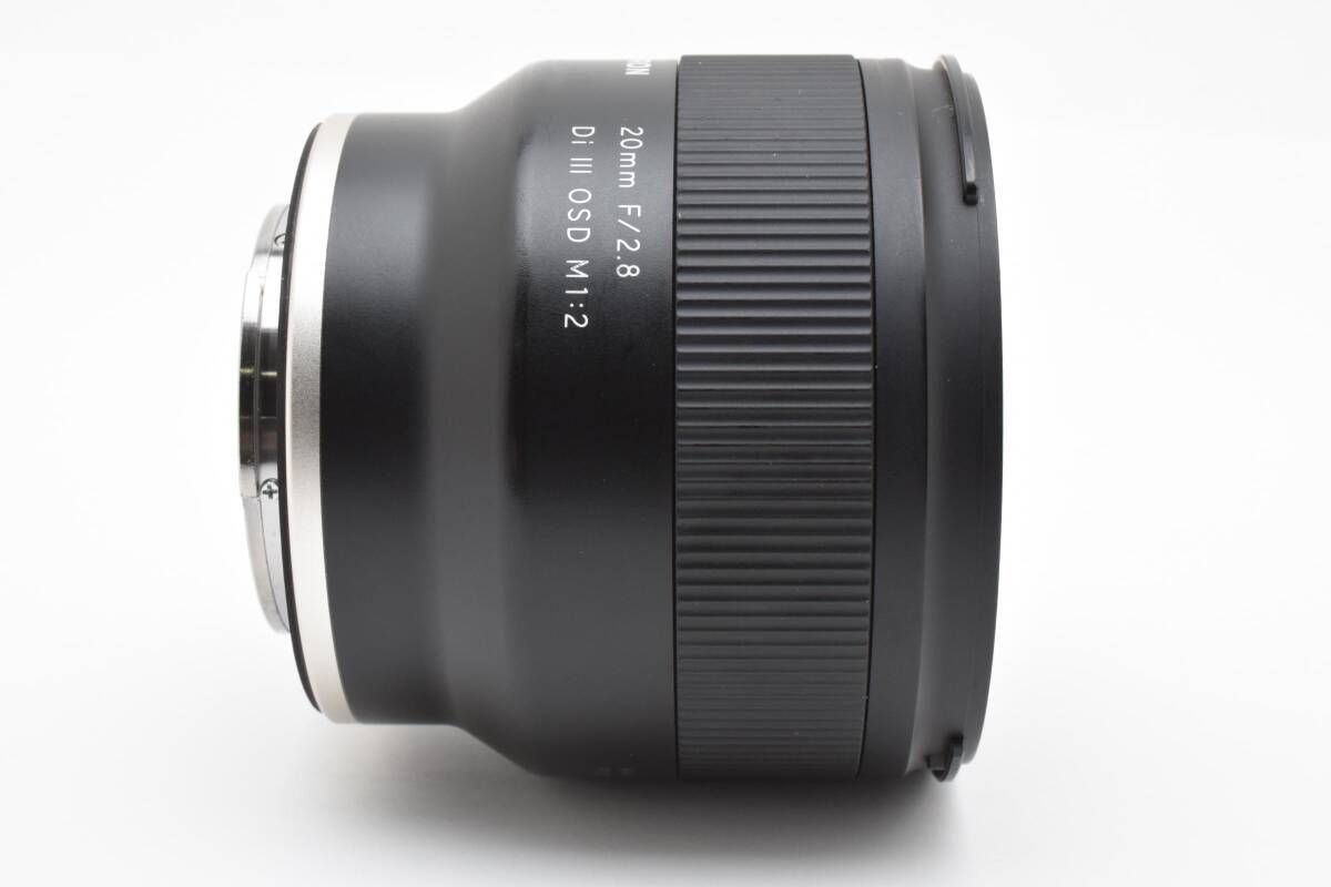 TAMRON 20mm F/2.8 Di III OSD M1：2 (Model F050) オークション比較