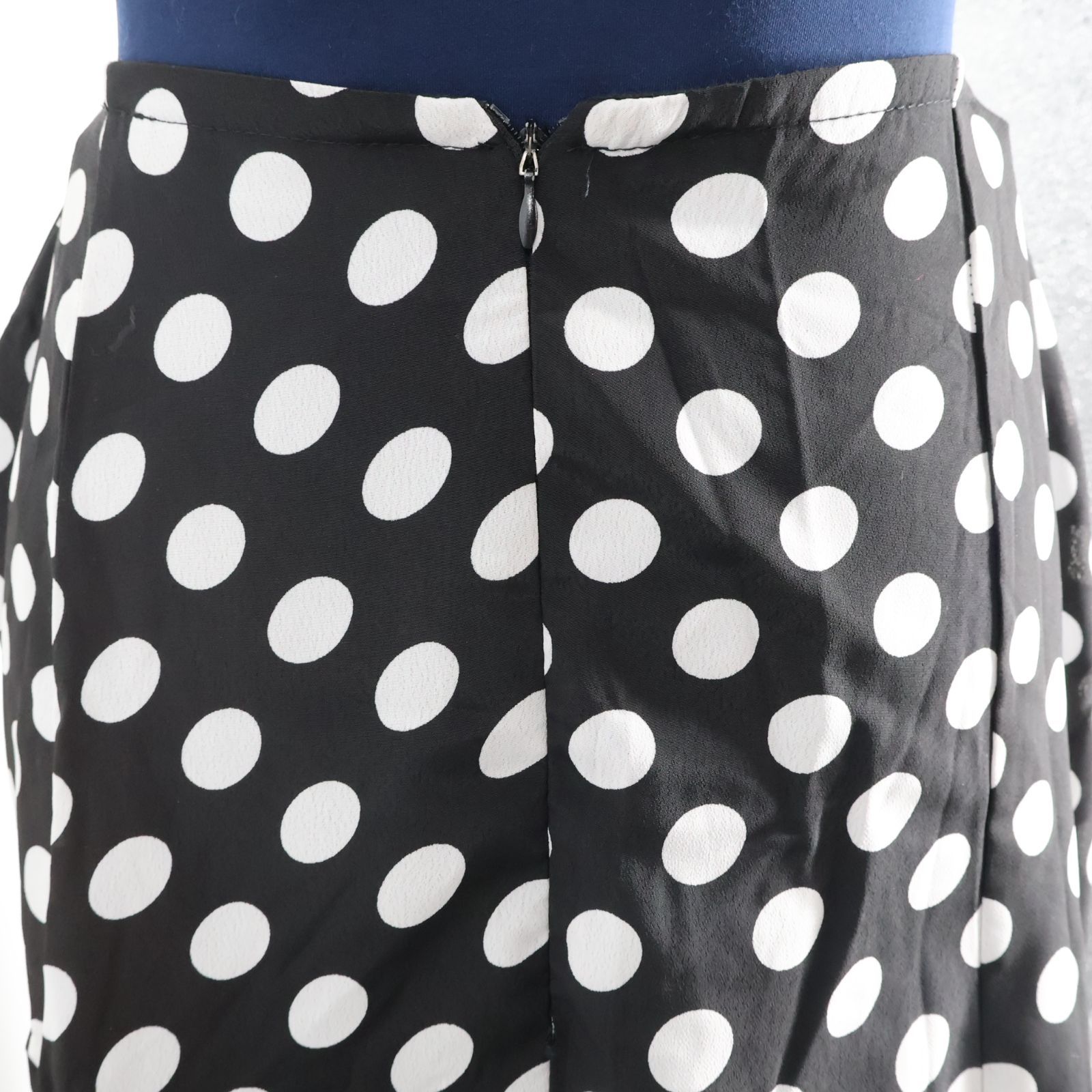 フラメンコスカート バタデコーラ　黒と白のドット フラメンコスカート バタデコーラ 黒と白のドット フラメンコ衣装