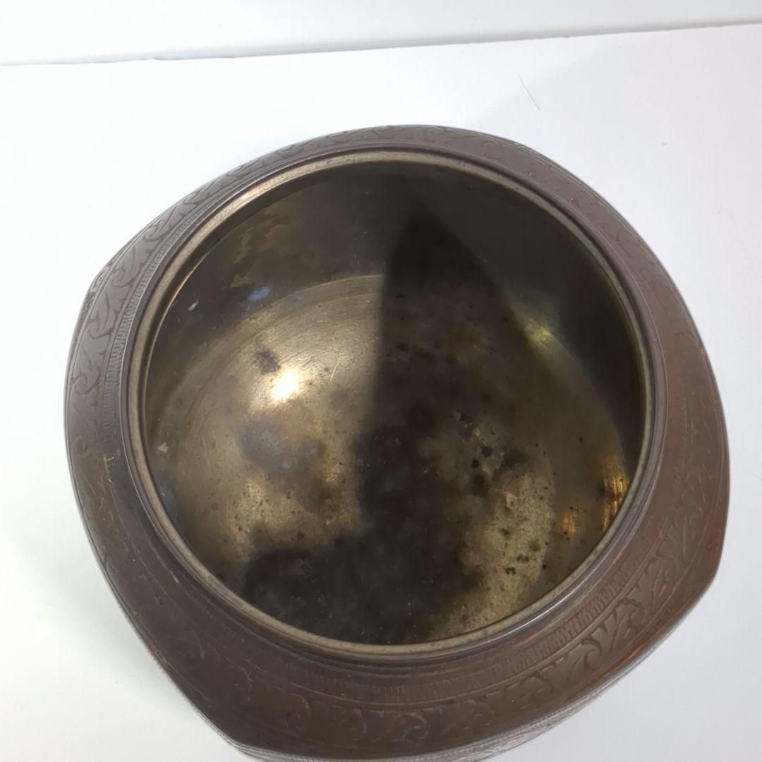 インド製 金工細工 小物入れ 刻印 ハンドメイド 茶筒 ボンボニエール 菓子器 インド製 金工細工 小物入れ 刻印 ハンドメイド 茶筒 ボンボニエール