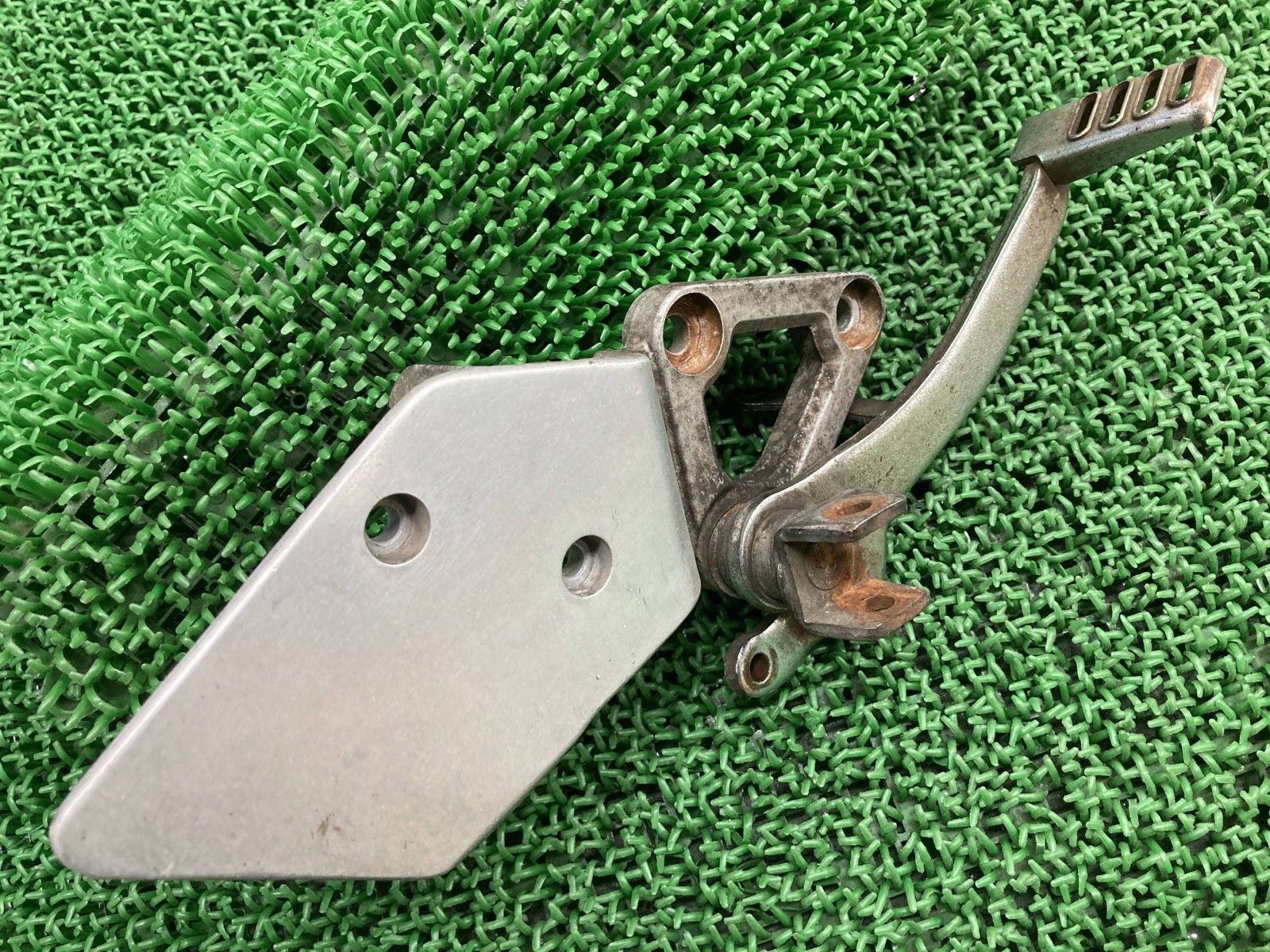 ジェイド ステップ 右 KAF ホンダ 純正 バイク 部品 MC23 JADE ブレーキペダル ペイント素材に 曲がり無し 車検 Genuine Oi