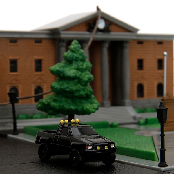 ミニカー NANO SCENE BTTF HILL VALLEY COURTHOUSE Amazon.com: Jada Nanoscene Back to The Future Hill Valley