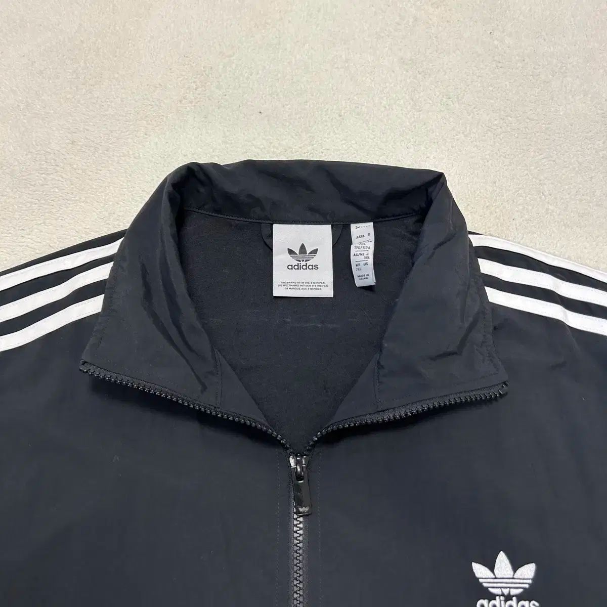 ウィンドブレーカー