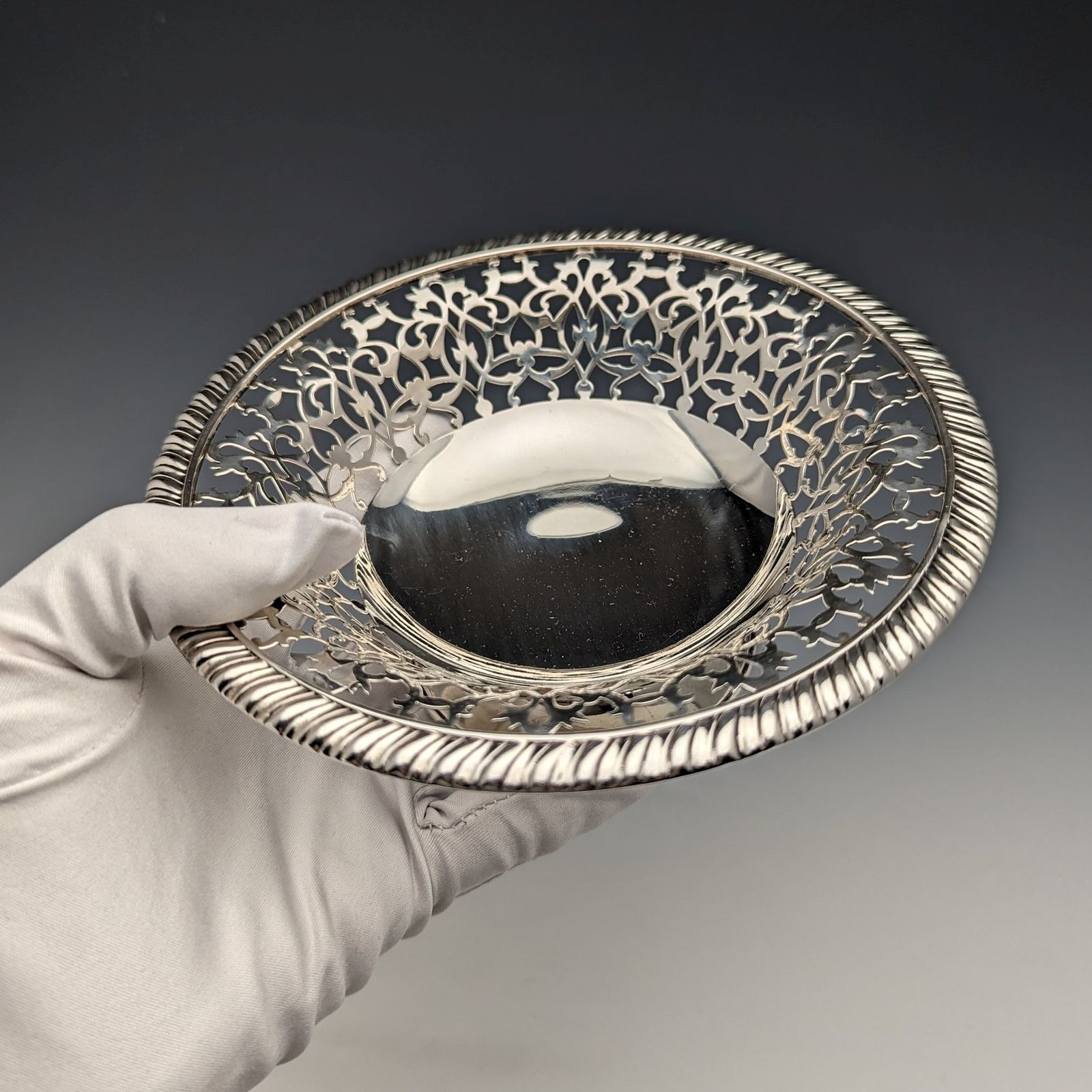 1892年 米国アンティーク 純銀製 脚付きディッシュ 205g Howard ＆ Co 1892年 米国アンティーク 純銀製 脚付きディッシュ 205g Howard