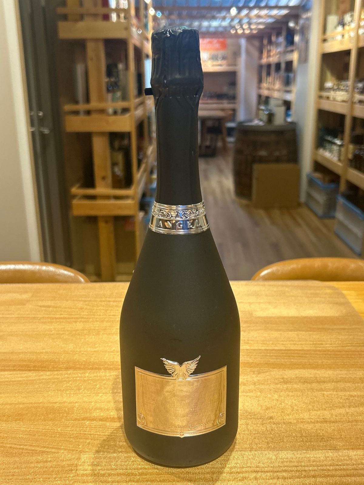 響*様 【箱無し未開栓】エンジェルシャンパンブリュットブラック　750ml エンジェルシャンパン ブリュット ブラック 750m 箱なし 響*様