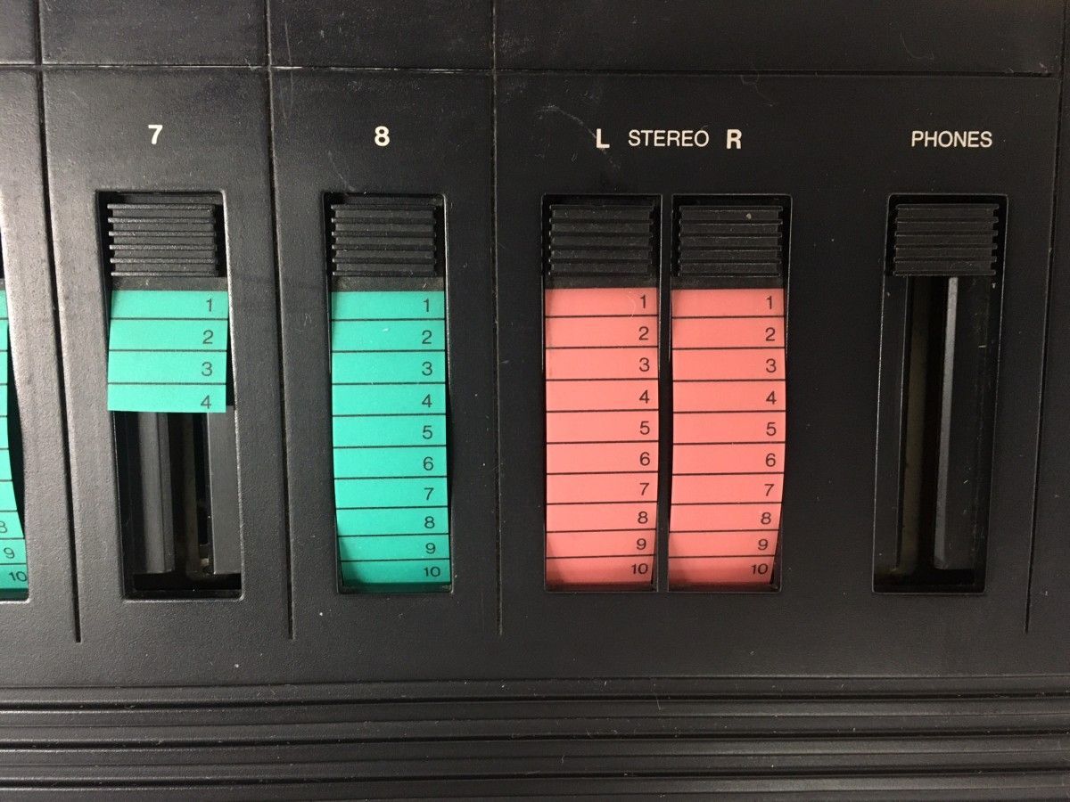 未使用に近い美品　YAMAHA KM802 アナログミキサー　取り扱い説明書付き 基本機能を強化した後継モデルに加え、ミキサー・マイク一体型