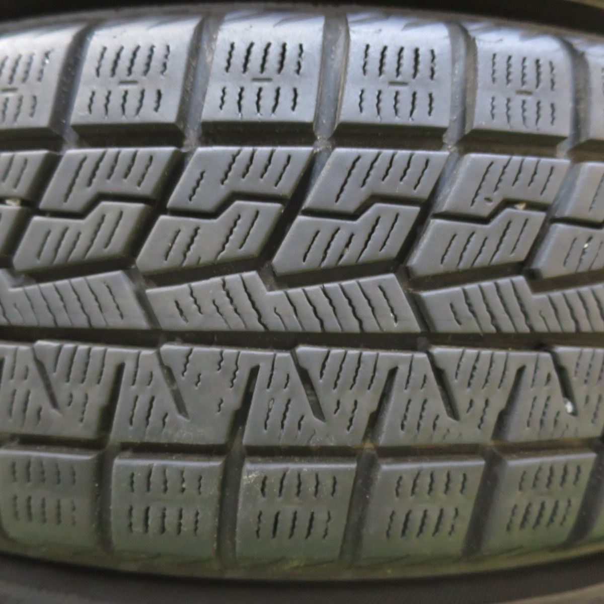 多彩な品揃え。 バリ溝 22年 キレイ 8.5分 スタッドレス 155 65R14 ヨコハマ アイスガード iG70 MiLLOUS ミルアス 14インチ PCD100 4H 5100202イス