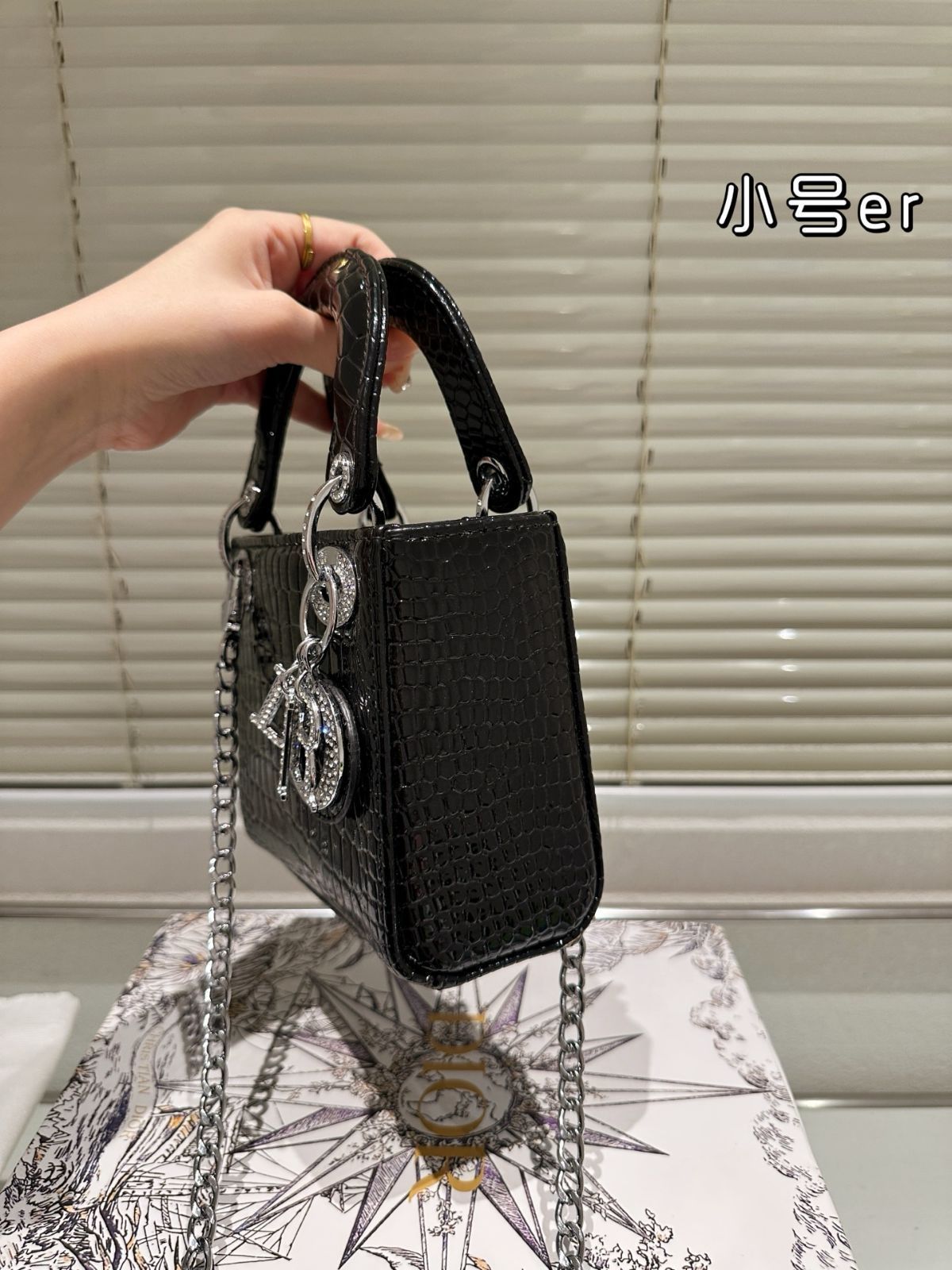 【格安・新品】総額15,000円以上★Dior★まとめ売り！おまけ付き 今日特価】Dior Lady Dior Bag with Folding Gift Box