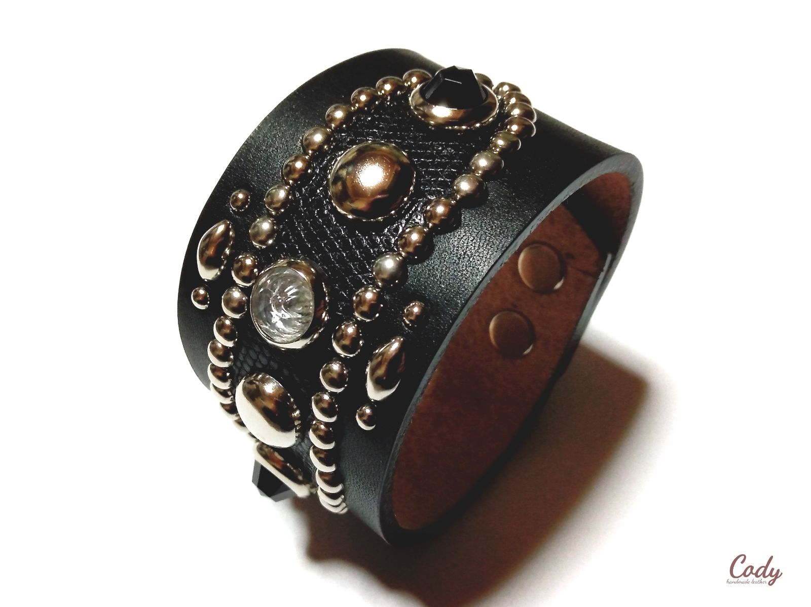 リザード】40mm スタッズリストバンド【CVL-209】本革 トカゲ ロック ロカビリー ヴィンテージ パンク スタッズ リザード】40mm  スタッズリストバンド【CVL-209】 | Cody スタッズアクセサリー製作販売 / スタッズベルト リストバンド ウォレット コインケース  キーホルダー