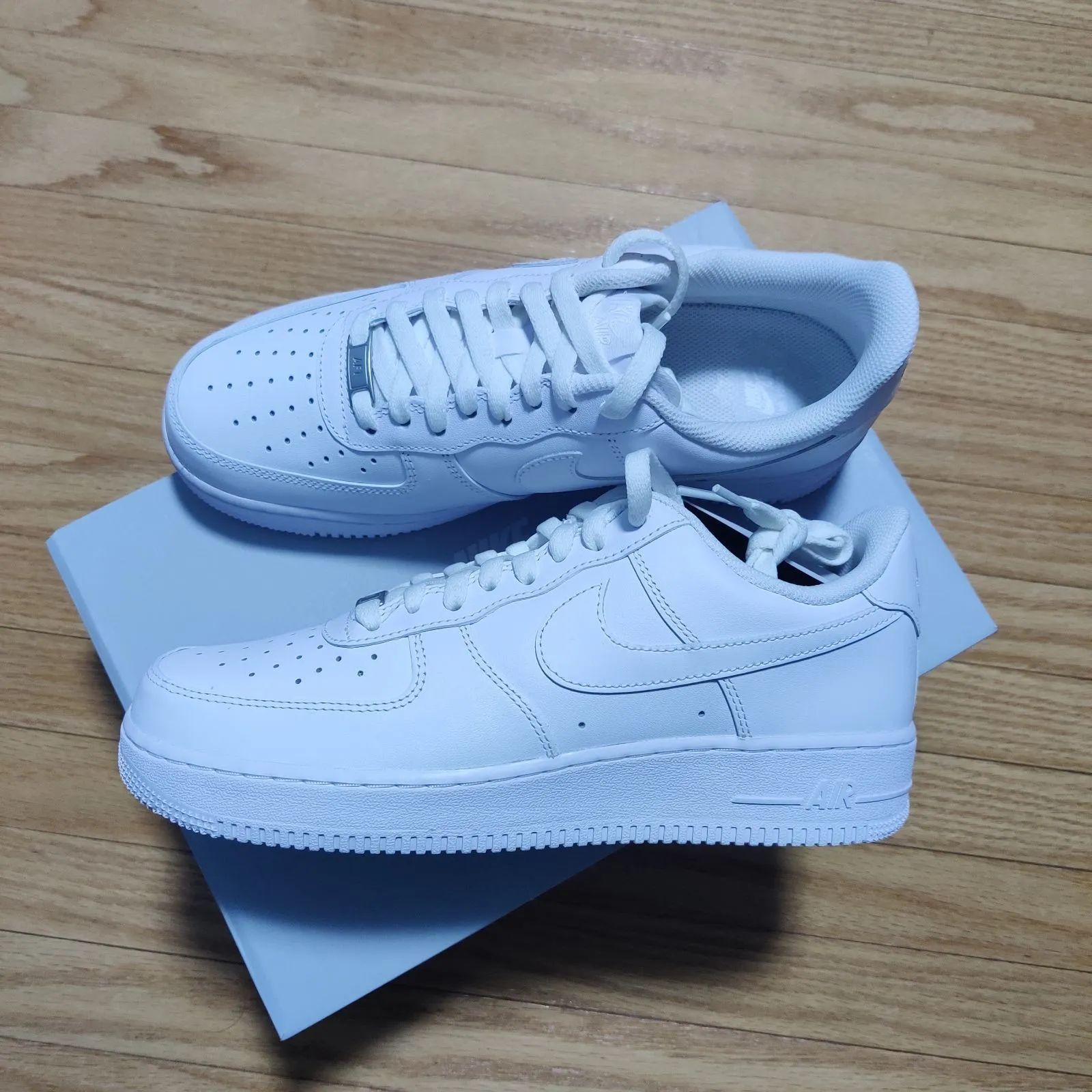 新品 27.0 エアフォース1 ホワイト Nike Air Force 1 07 - タワシヤ