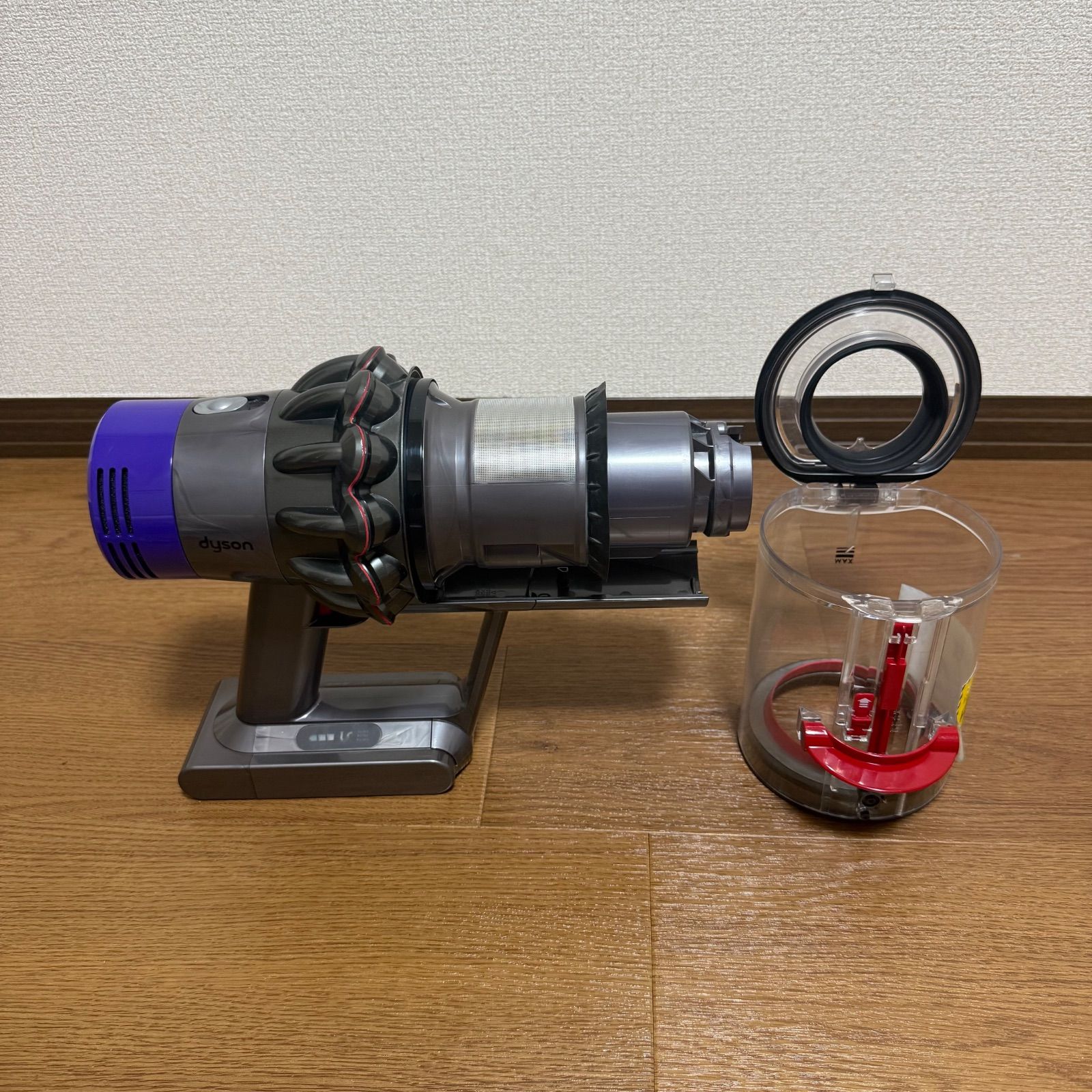 フルセット！状態良好の美品！お買い得品V10 SV-12 コードレスクリーナー① Dyson コードレスクリーナー SV12 V10シリーズ - メルカリ