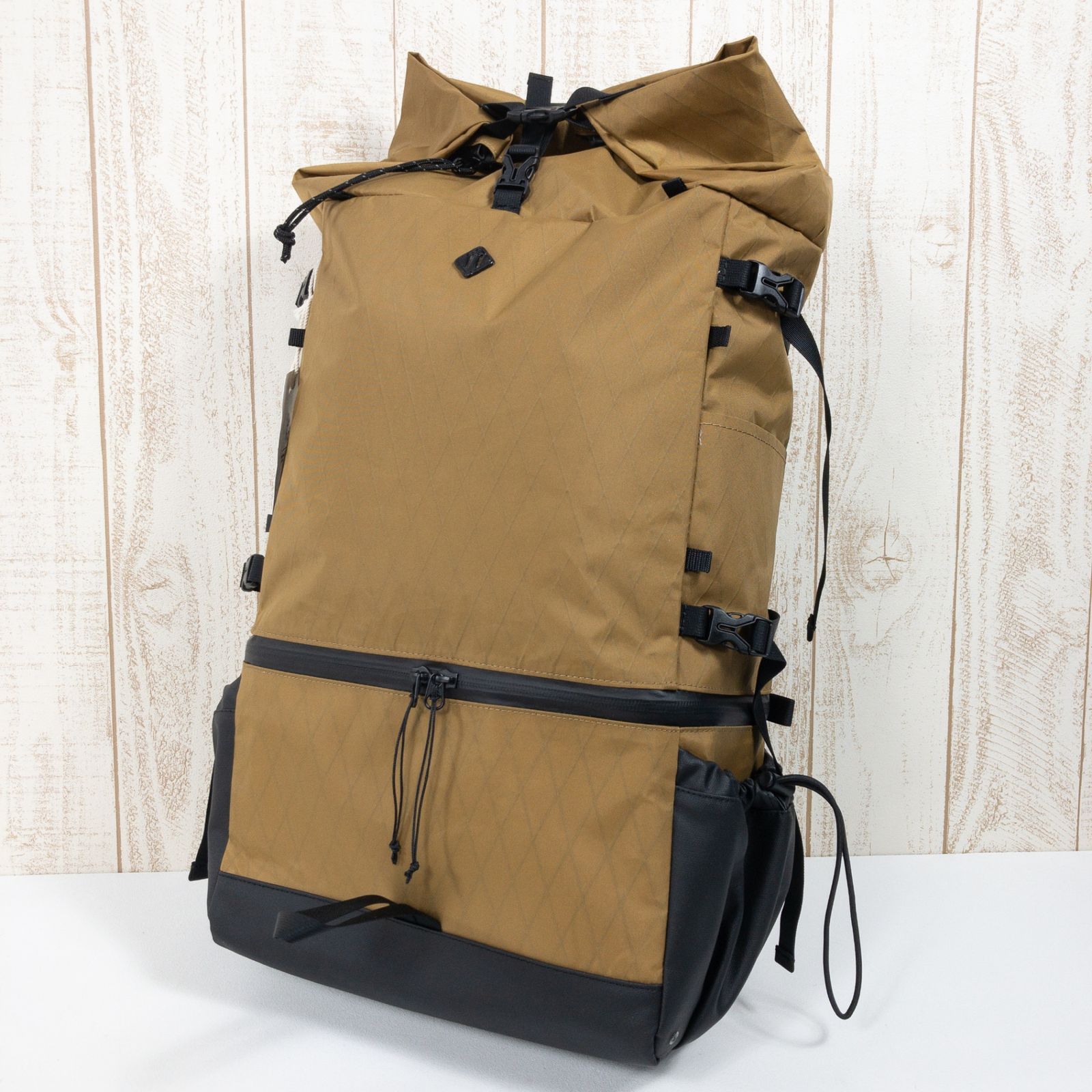 Unisex OneSize ベージュ系 holo ホロ ユーティリティ バックパック Utility Back Pack コヨーテ バッグ ストレージ バックパック 容量 30L～54L X-Pac VX21 エックスパック VX21 z