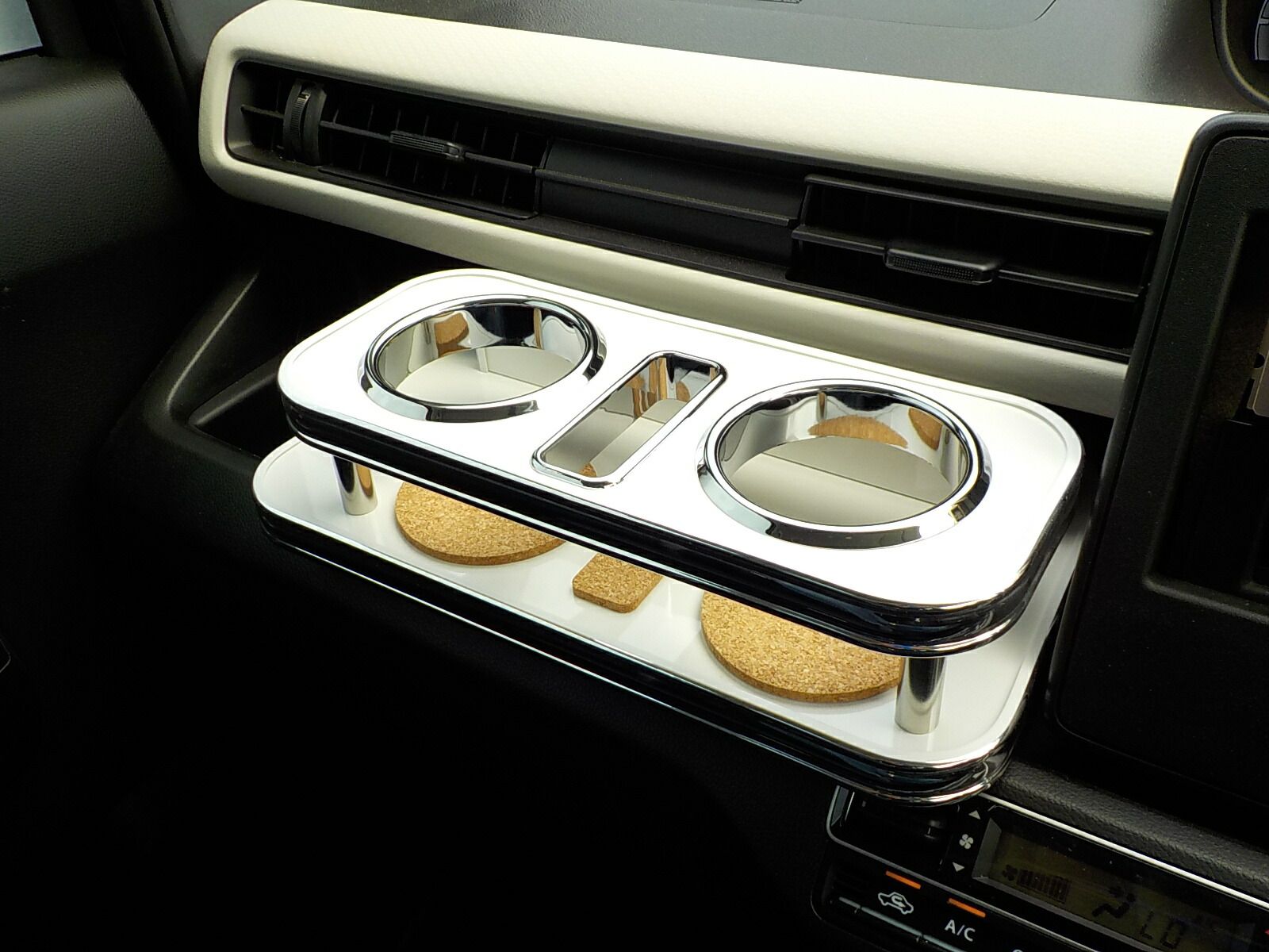 MH35ワゴンR(17/2～)　フロントテーブル携帯中u0026純正ホルダー用カップホルダー　運転席側・助手席側・フロントカップホルダー セット ホワイト　WHｘフルメッキ 日本製