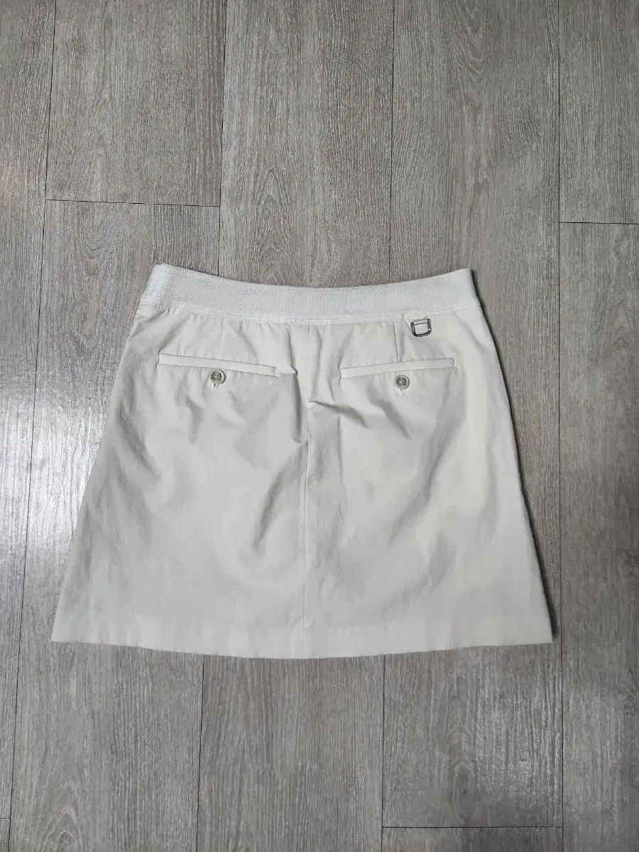 新しい服のレベル ジェイ