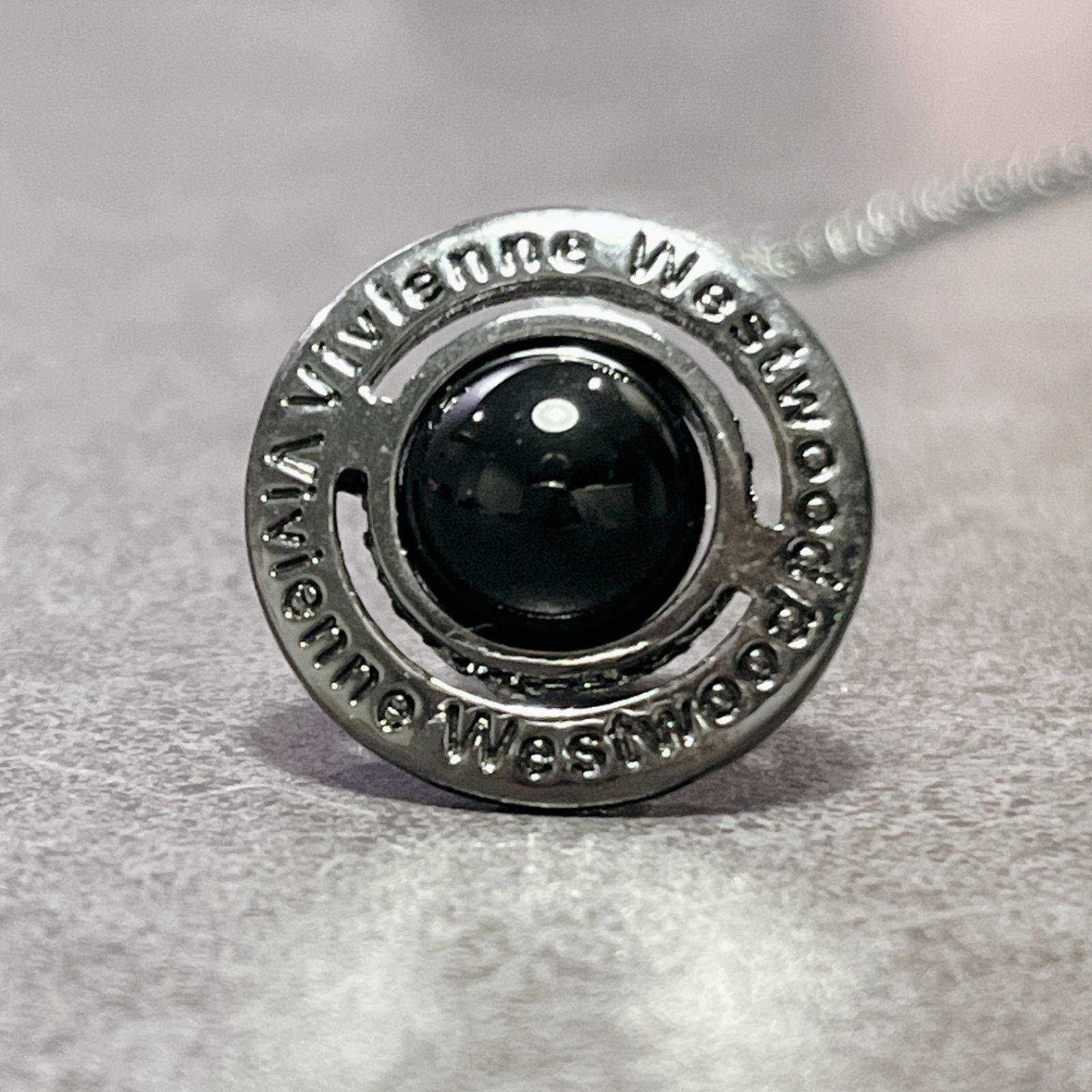 【Vivienne Westwood 】 ブラッククリスタル オーブネックレス ヴィヴィアンウエストウッド オーブネックレス ブラック