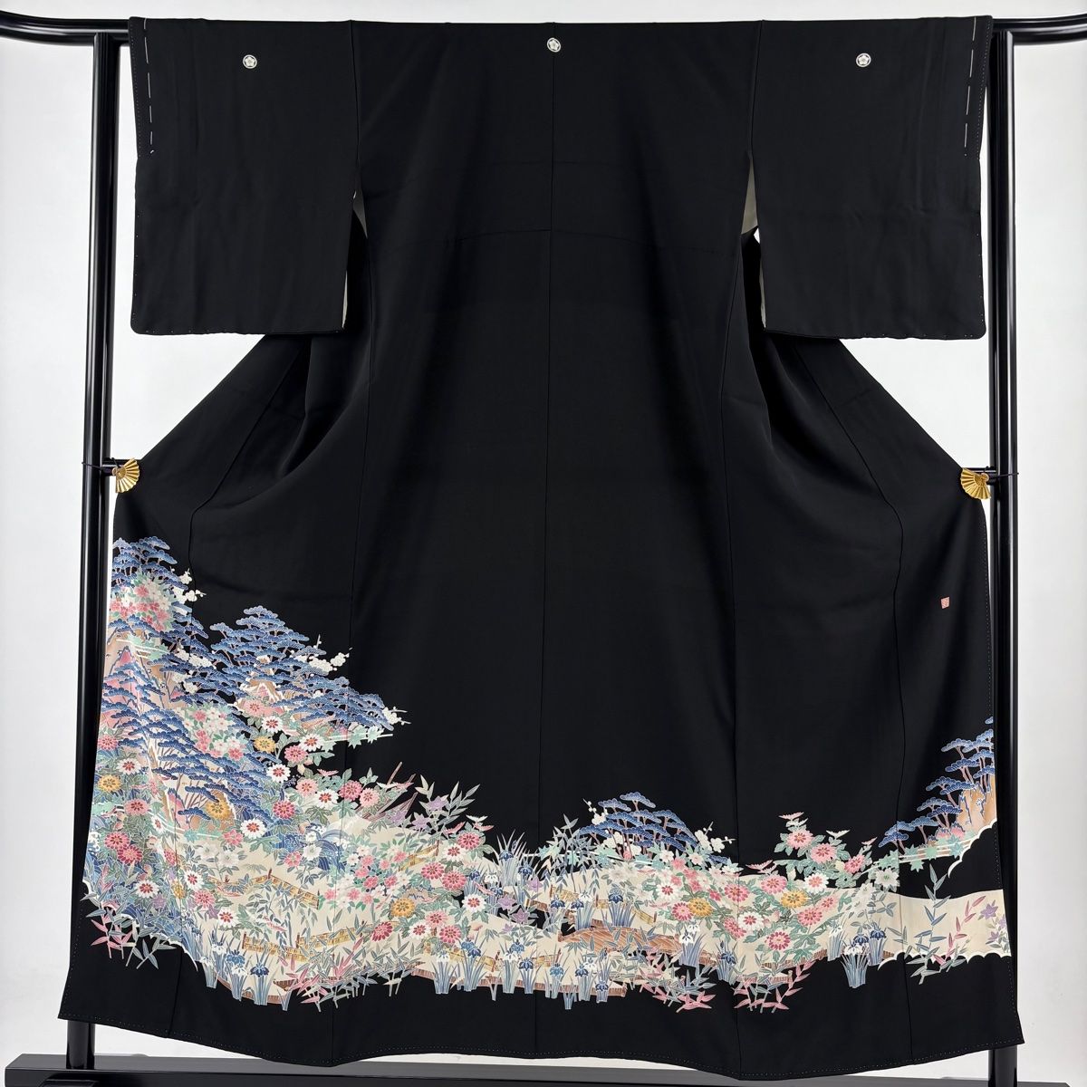 黒留袖 身丈155.5cm 裄丈63cm S 袷 落款 笠松 草花 黒 正絹 名品