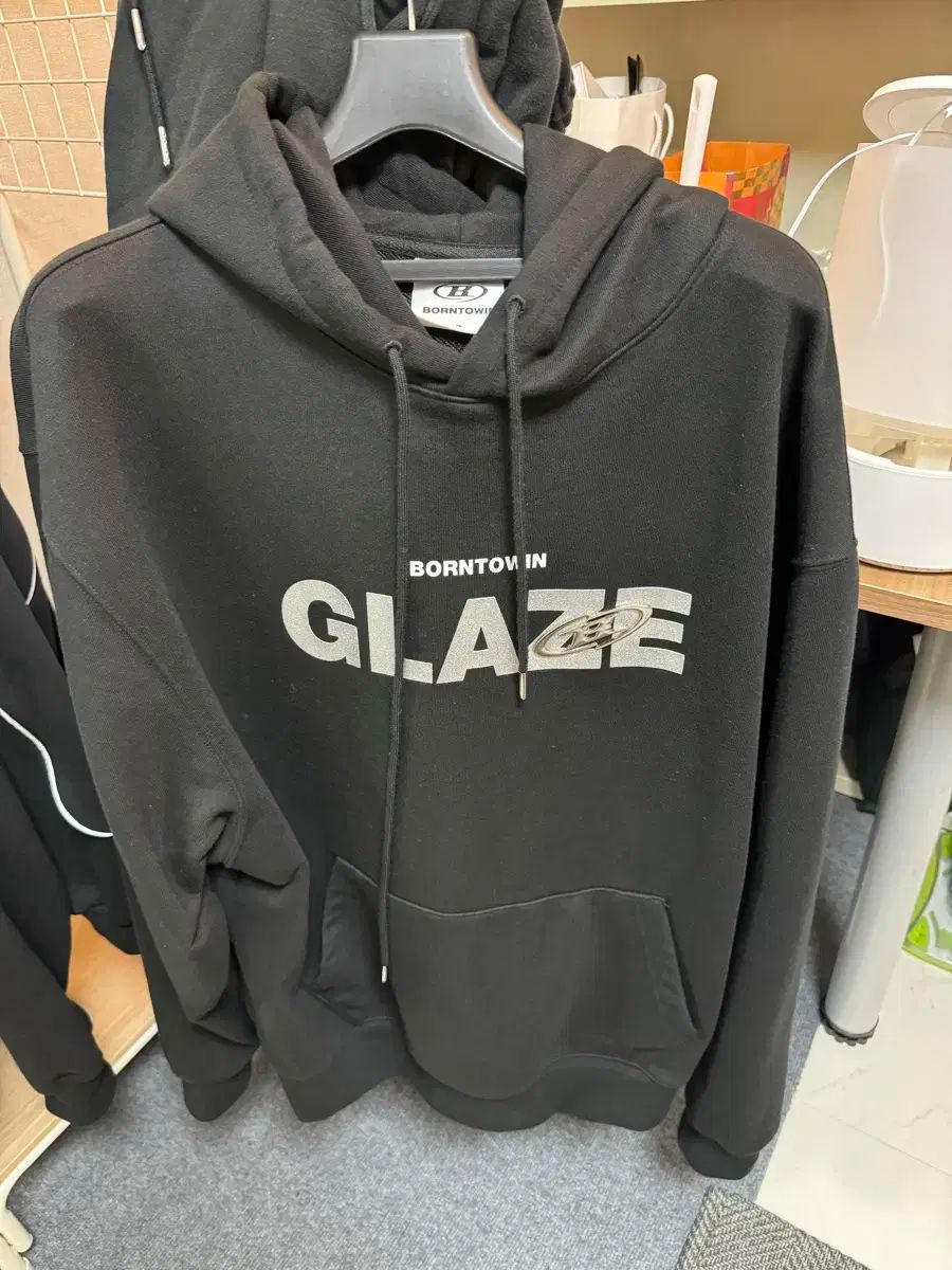 BORN TO WIN フード 2