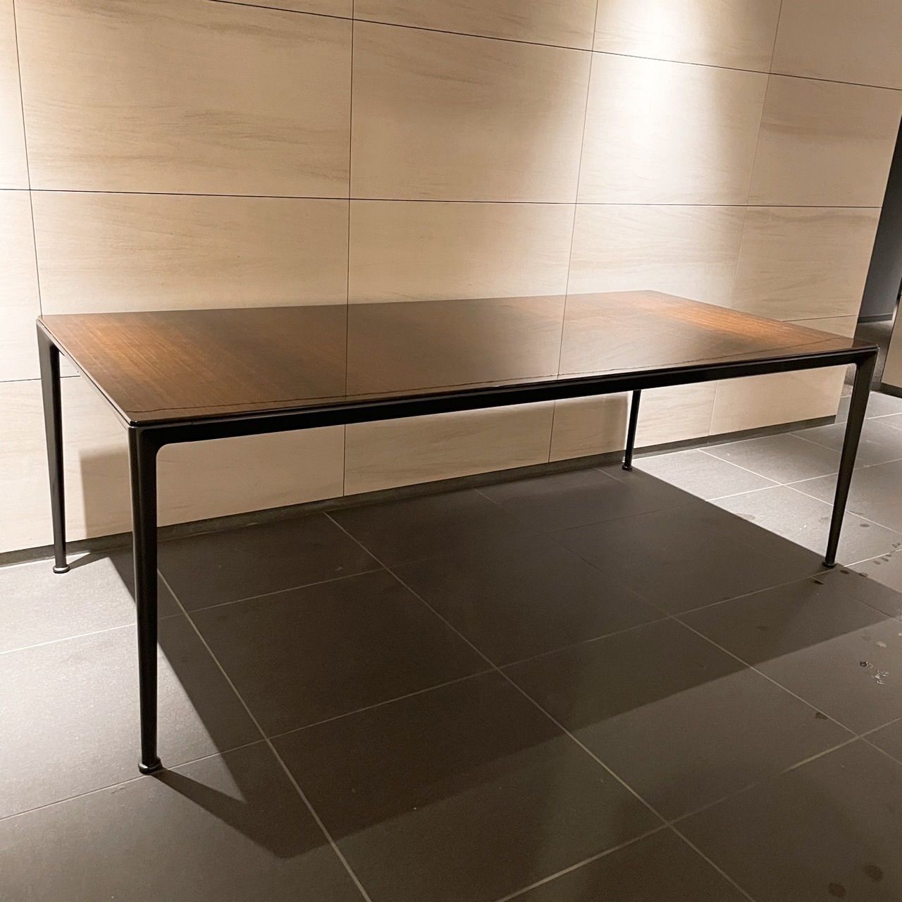 取付無料！B&Bイタリア ミルトインドア 木目調デザインダイニングテーブル✨ 取付無料！B&Bイタリア ミルトインドア 木目調デザイン